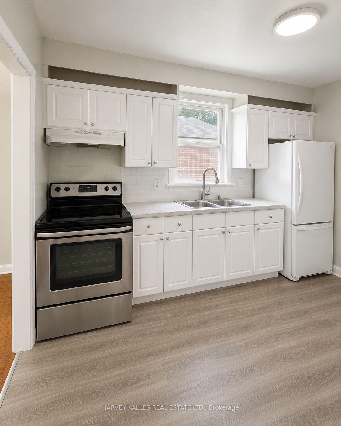 Photo 3 of 168 Bogert Avenue, North York, Lansing-Westgate — HOMEH