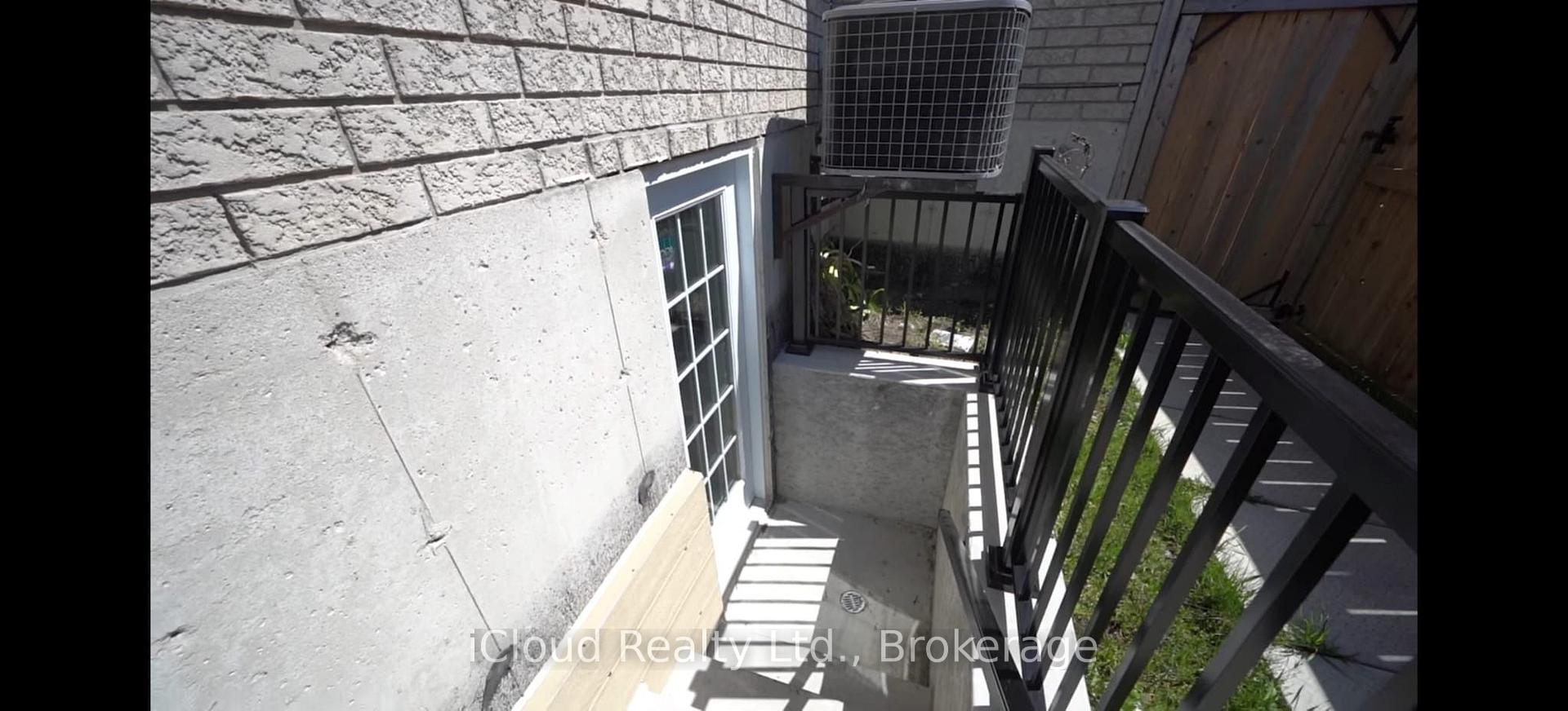 Photo 3 of 72 Graihawk Drive, Barrie, Ardagh — HOMEH