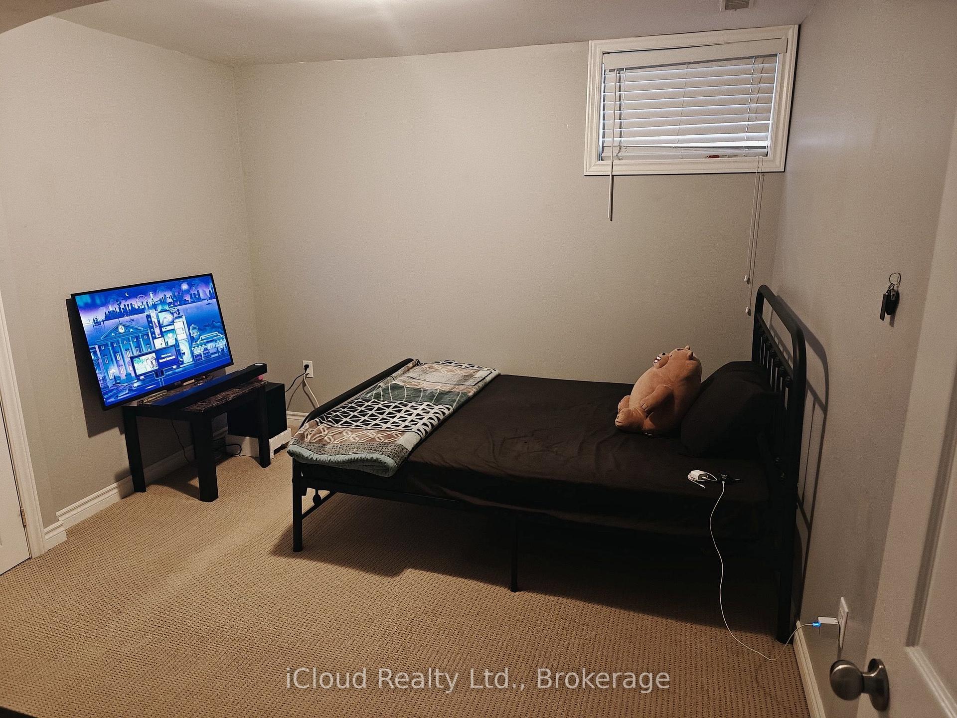 Photo 7 of 72 Graihawk Drive, Barrie, Ardagh — HOMEH