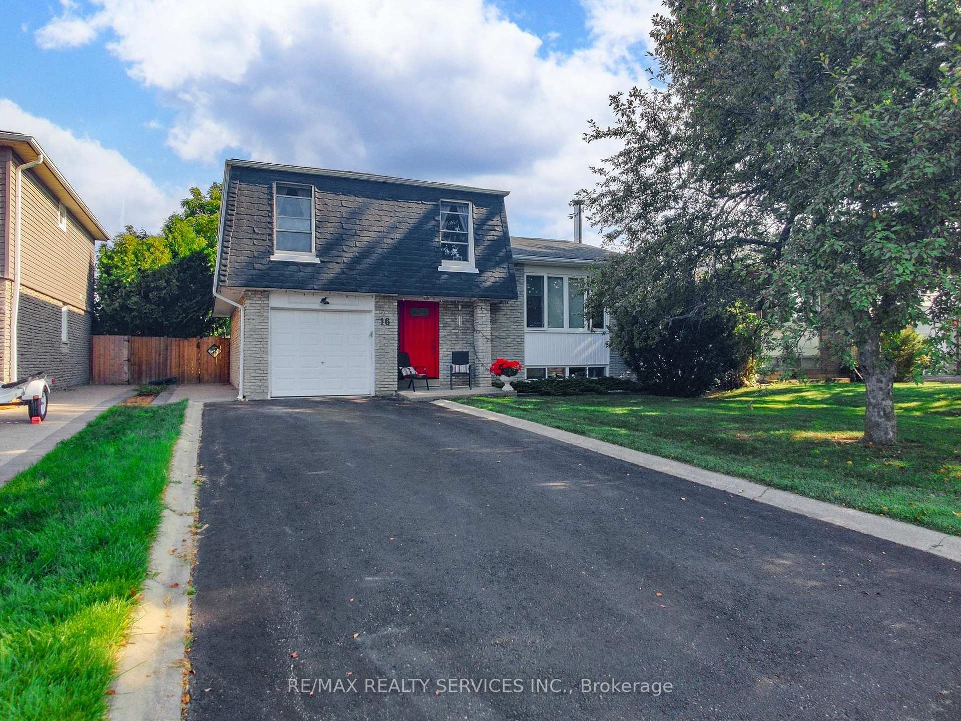 Photo 3 of 16 Grassington Crescent, Brampton, Northgate — HOMEH