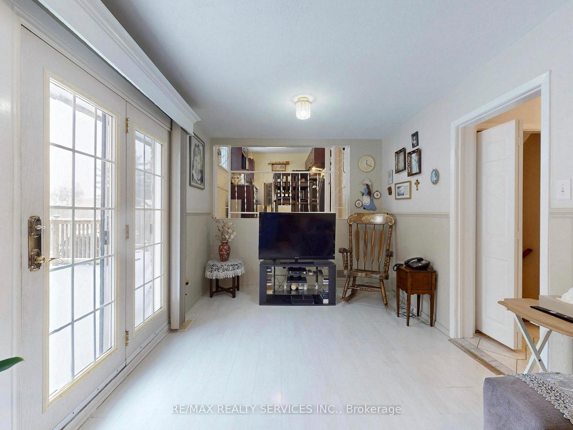Photo 8 of 16 Grassington Crescent, Brampton, Northgate — HOMEH