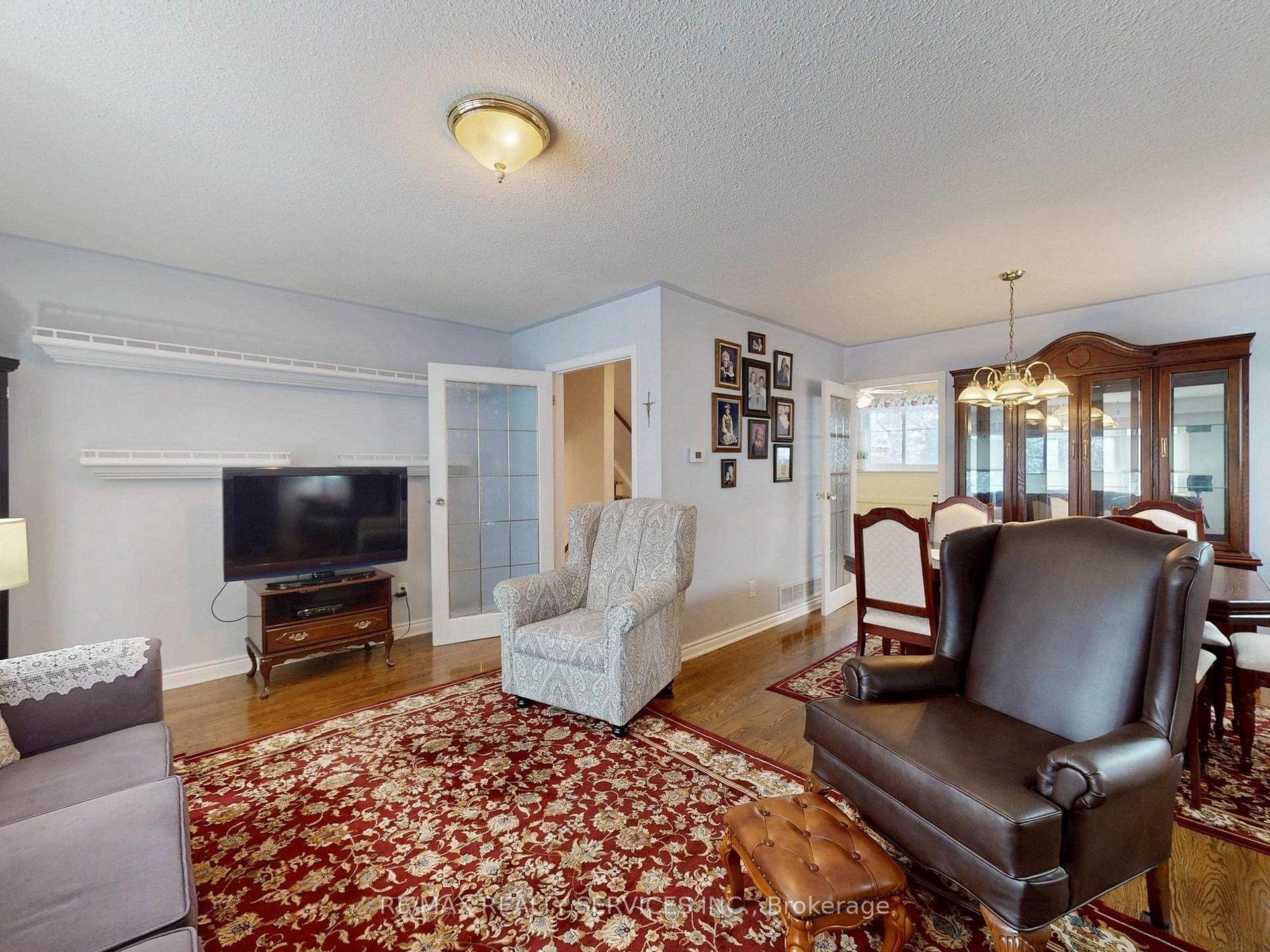Photo 12 of 16 Grassington Crescent, Brampton, Northgate — HOMEH