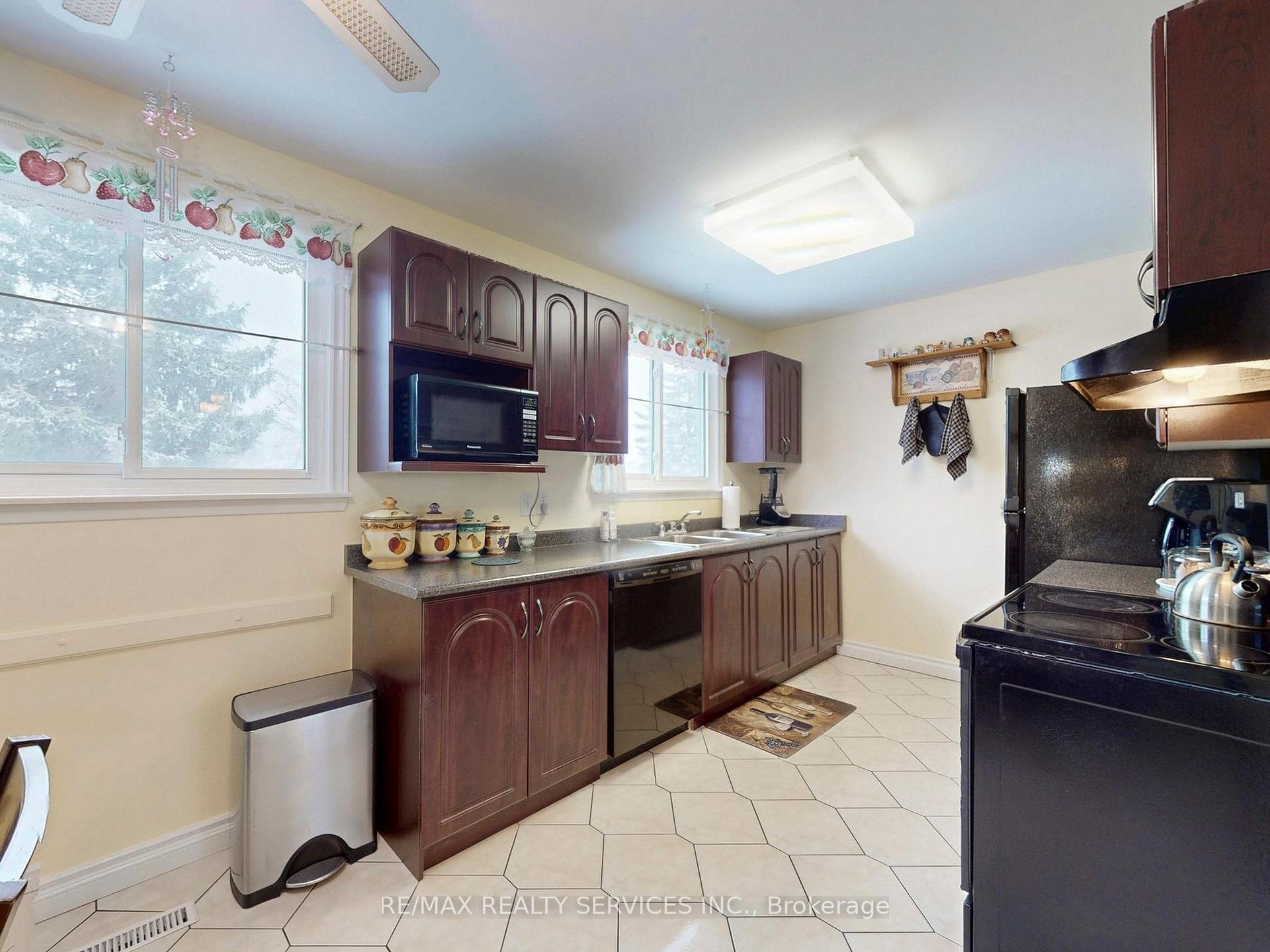 Photo 15 of 16 Grassington Crescent, Brampton, Northgate — HOMEH