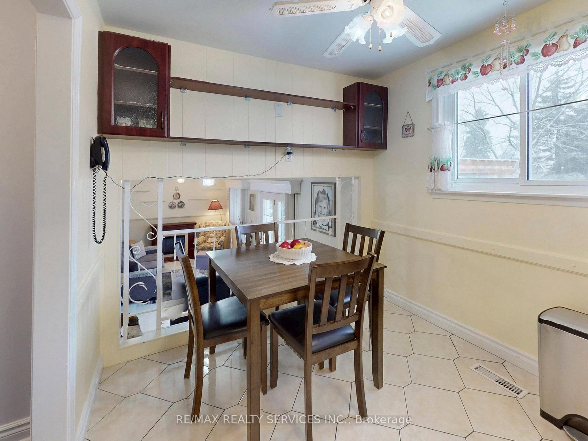 Photo 18 of 16 Grassington Crescent, Brampton, Northgate — HOMEH