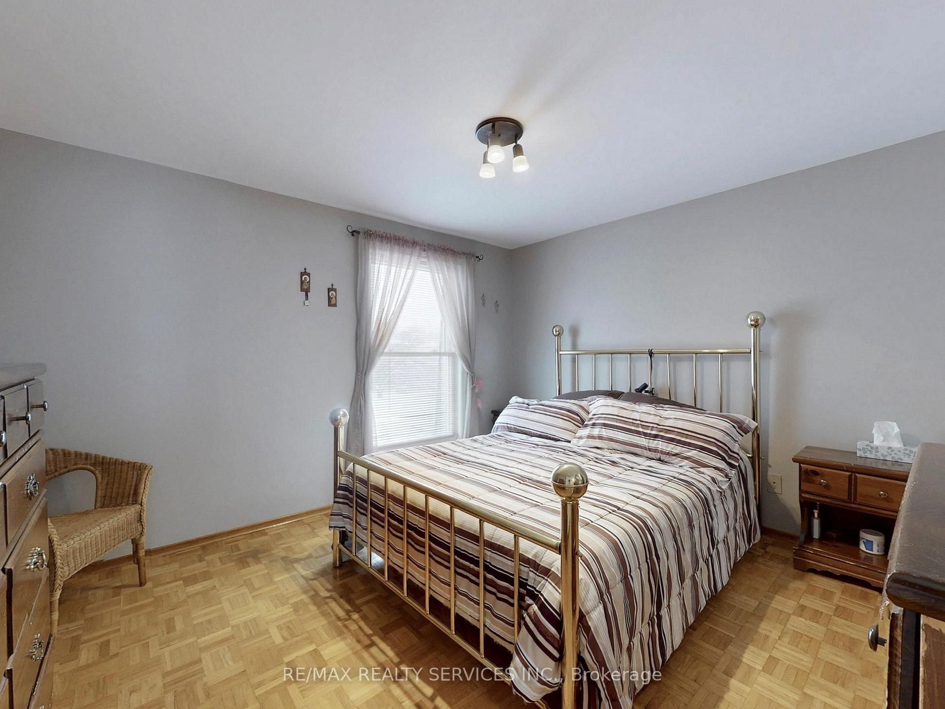 Photo 23 of 16 Grassington Crescent, Brampton, Northgate — HOMEH