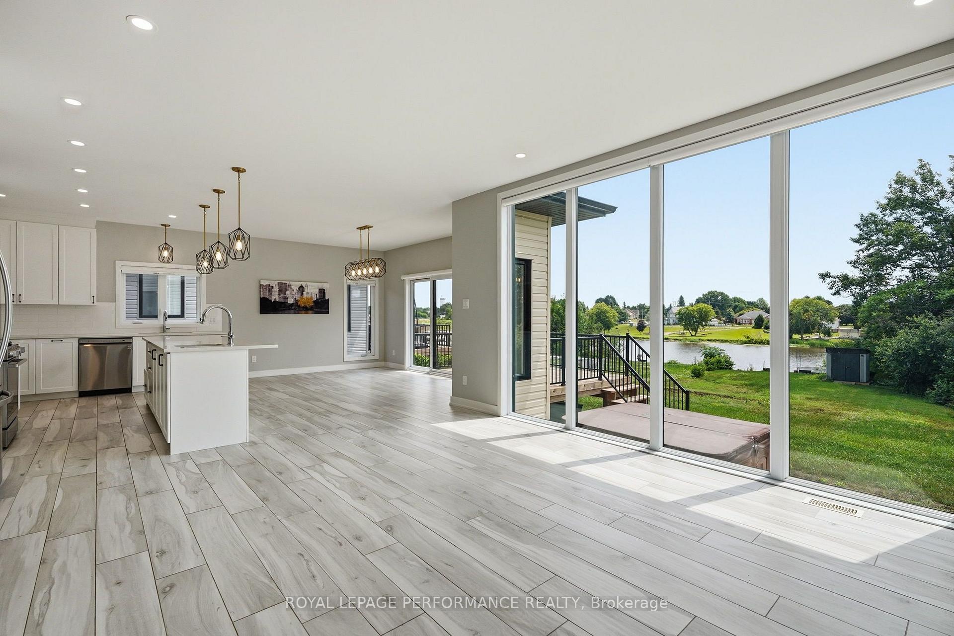 Photo 3 of 504 Barrage Street, Casselman, Casselman — HOMEH