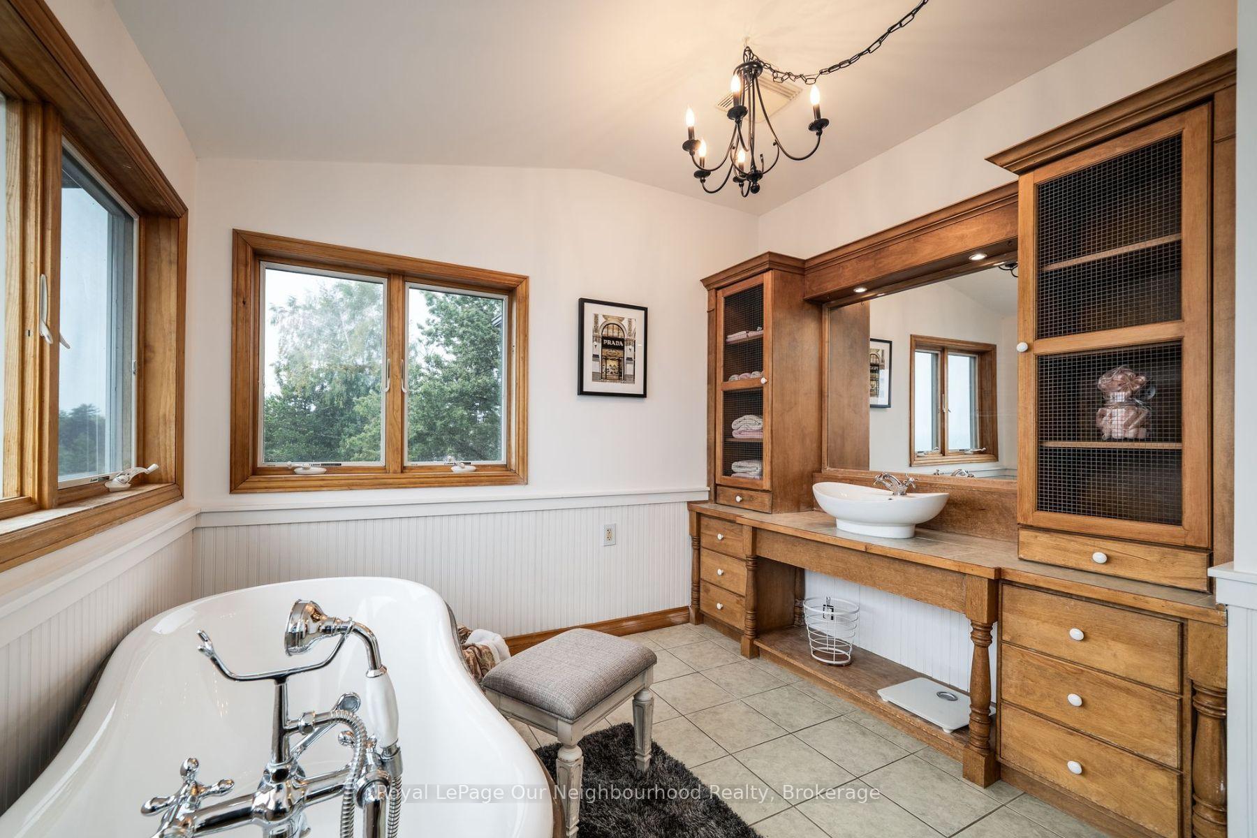 Photo 13 of 3741 Lakeshore Road E, Clarington, Rural Clarington — HOMEH