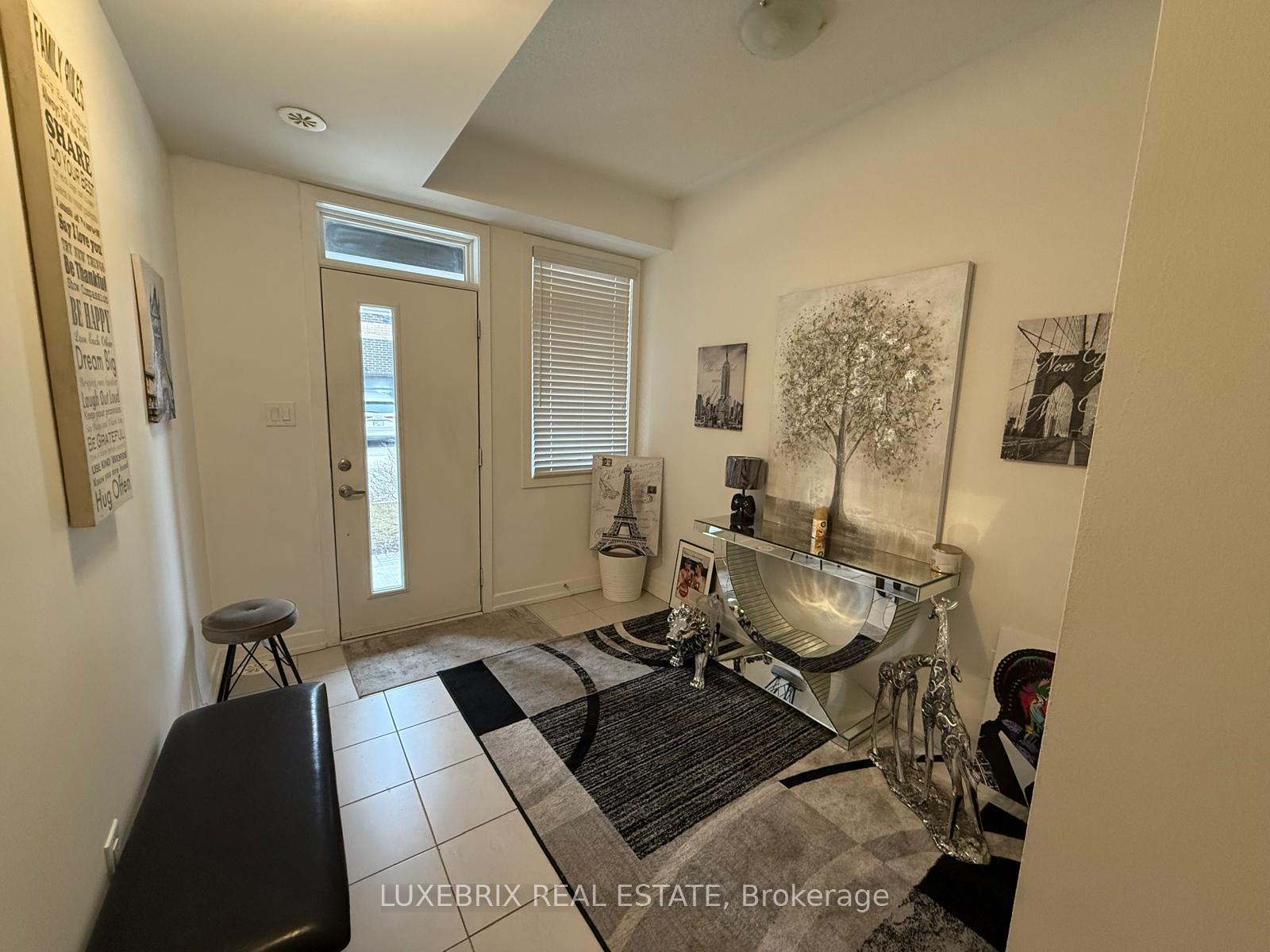 Photo 3 of 321 Dalhousie Street, Vaughan, Vaughan Grove — HOMEH