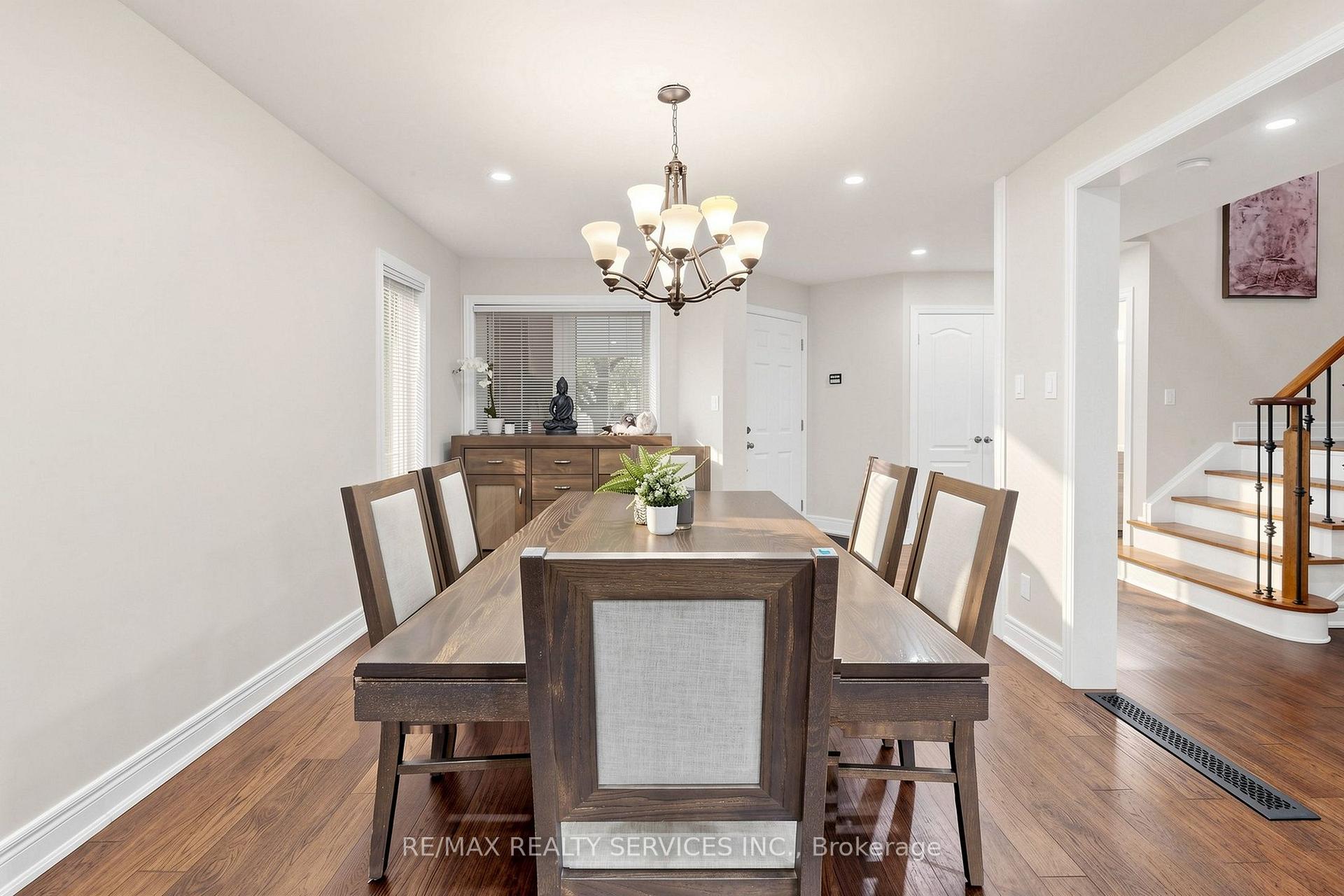 Photo 15 of 32 Hillpath Crescent, Brampton, Snelgrove — HOMEH