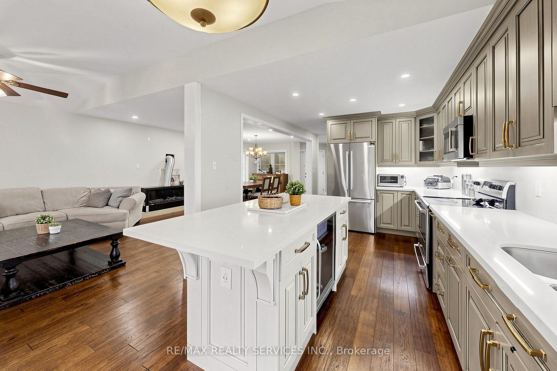 Photo 18 of 32 Hillpath Crescent, Brampton, Snelgrove — HOMEH