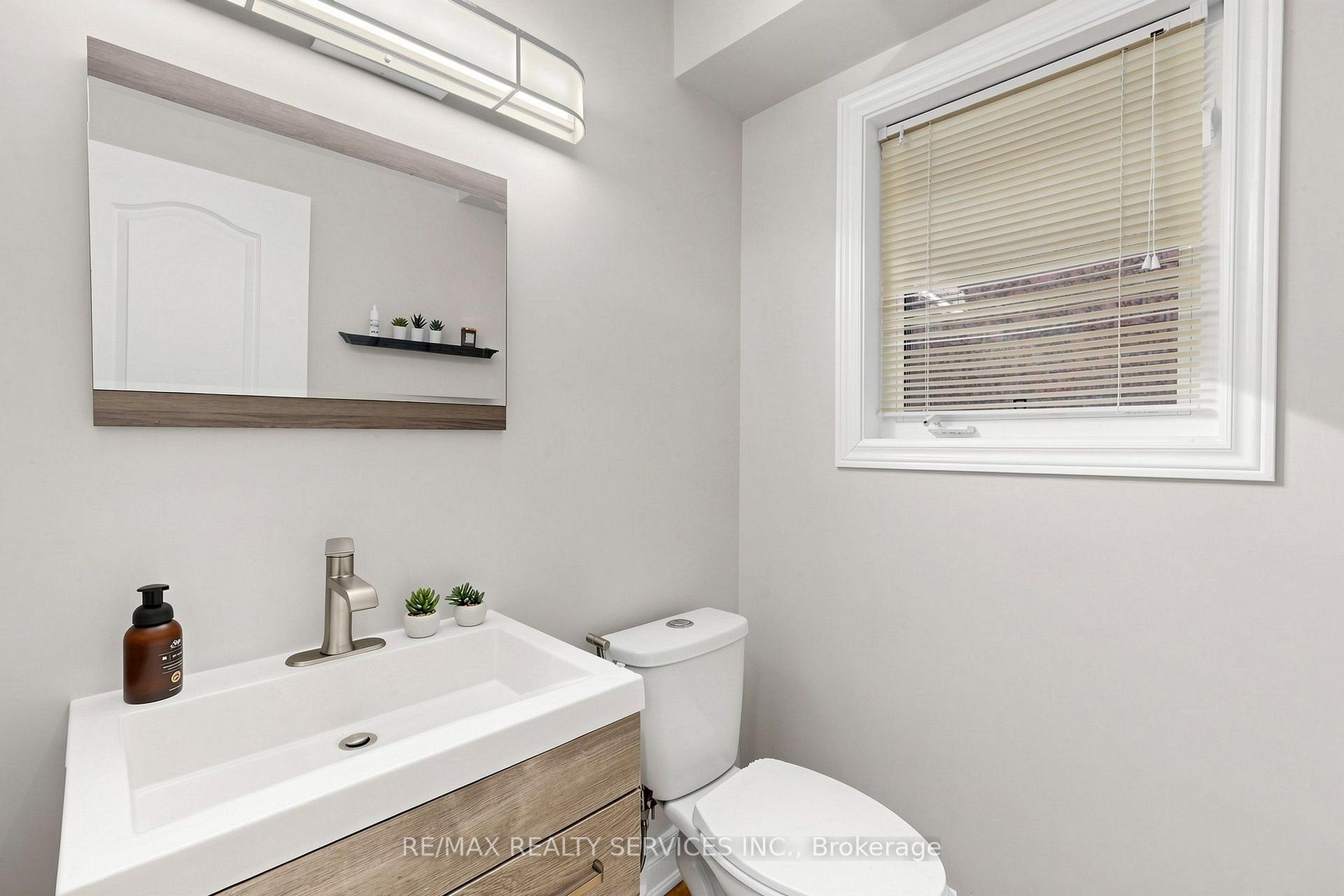 Photo 21 of 32 Hillpath Crescent, Brampton, Snelgrove — HOMEH