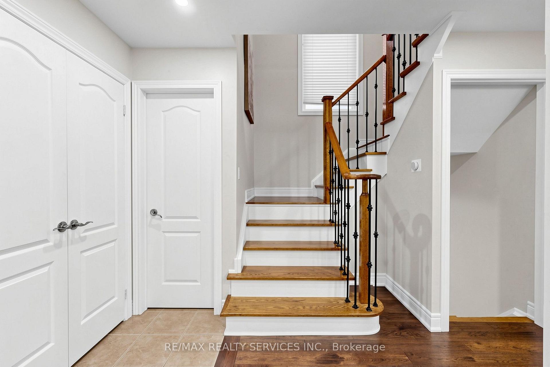Photo 22 of 32 Hillpath Crescent, Brampton, Snelgrove — HOMEH