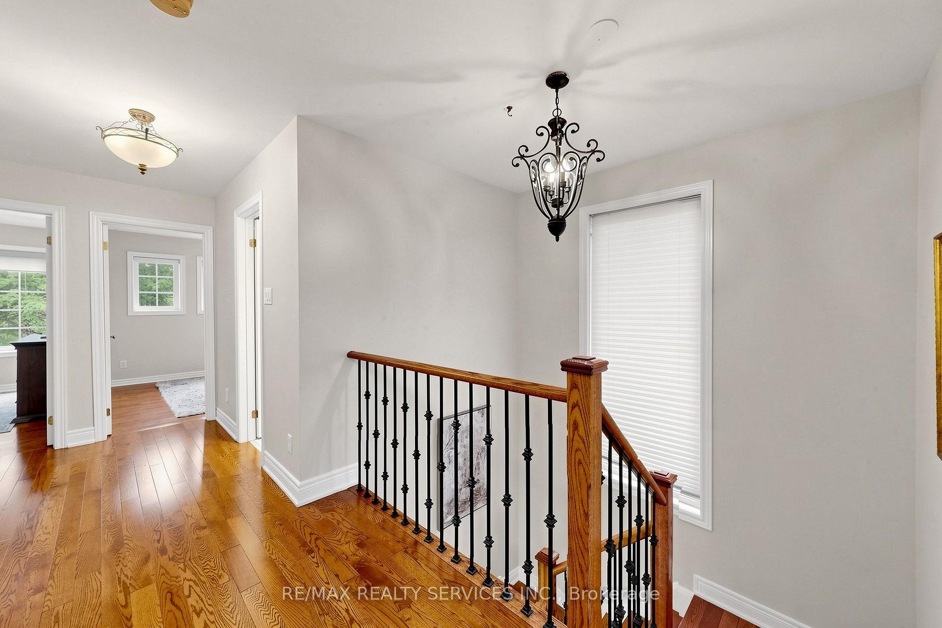 Photo 23 of 32 Hillpath Crescent, Brampton, Snelgrove — HOMEH