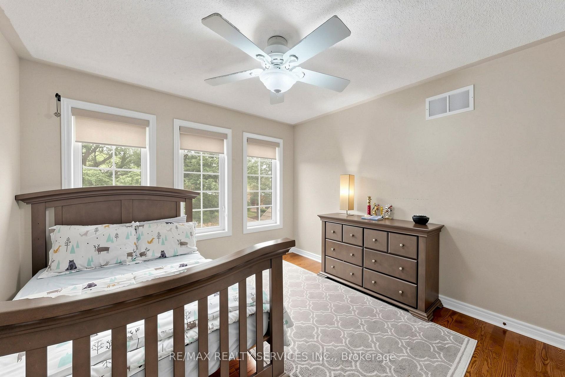Photo 29 of 32 Hillpath Crescent, Brampton, Snelgrove — HOMEH