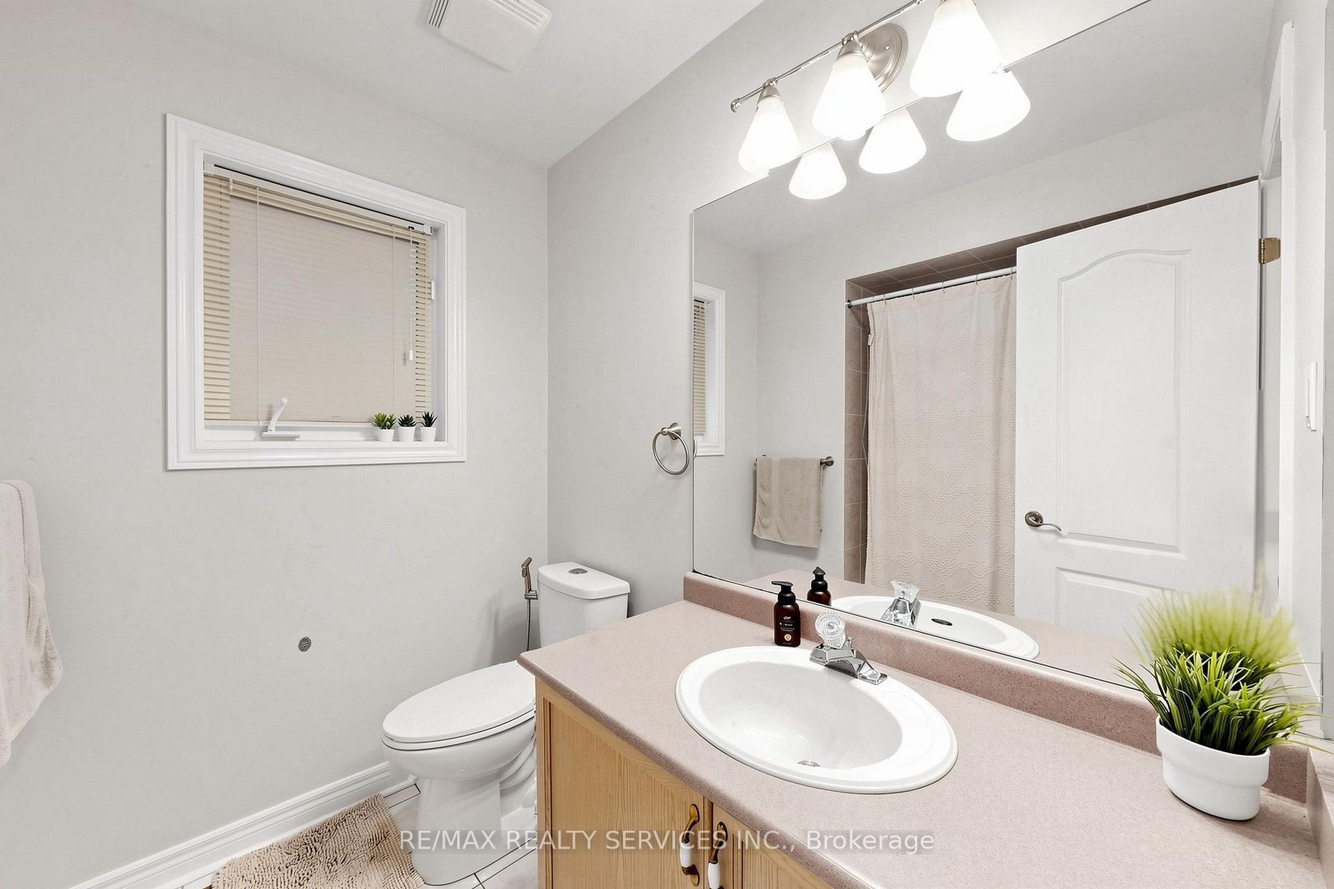Photo 31 of 32 Hillpath Crescent, Brampton, Snelgrove — HOMEH