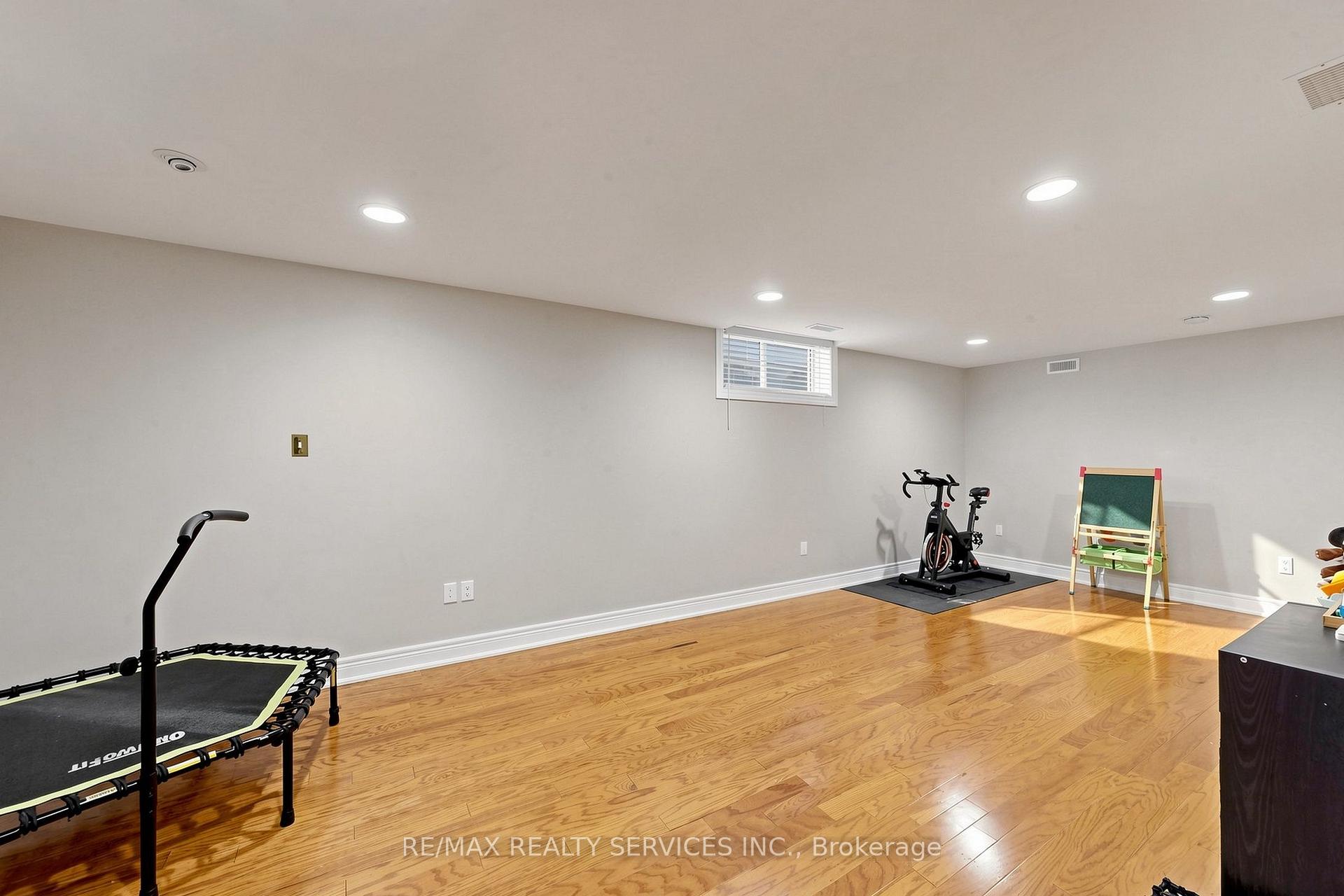 Photo 36 of 32 Hillpath Crescent, Brampton, Snelgrove — HOMEH