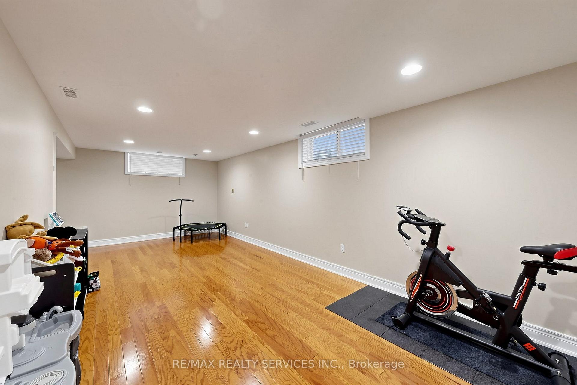 Photo 39 of 32 Hillpath Crescent, Brampton, Snelgrove — HOMEH