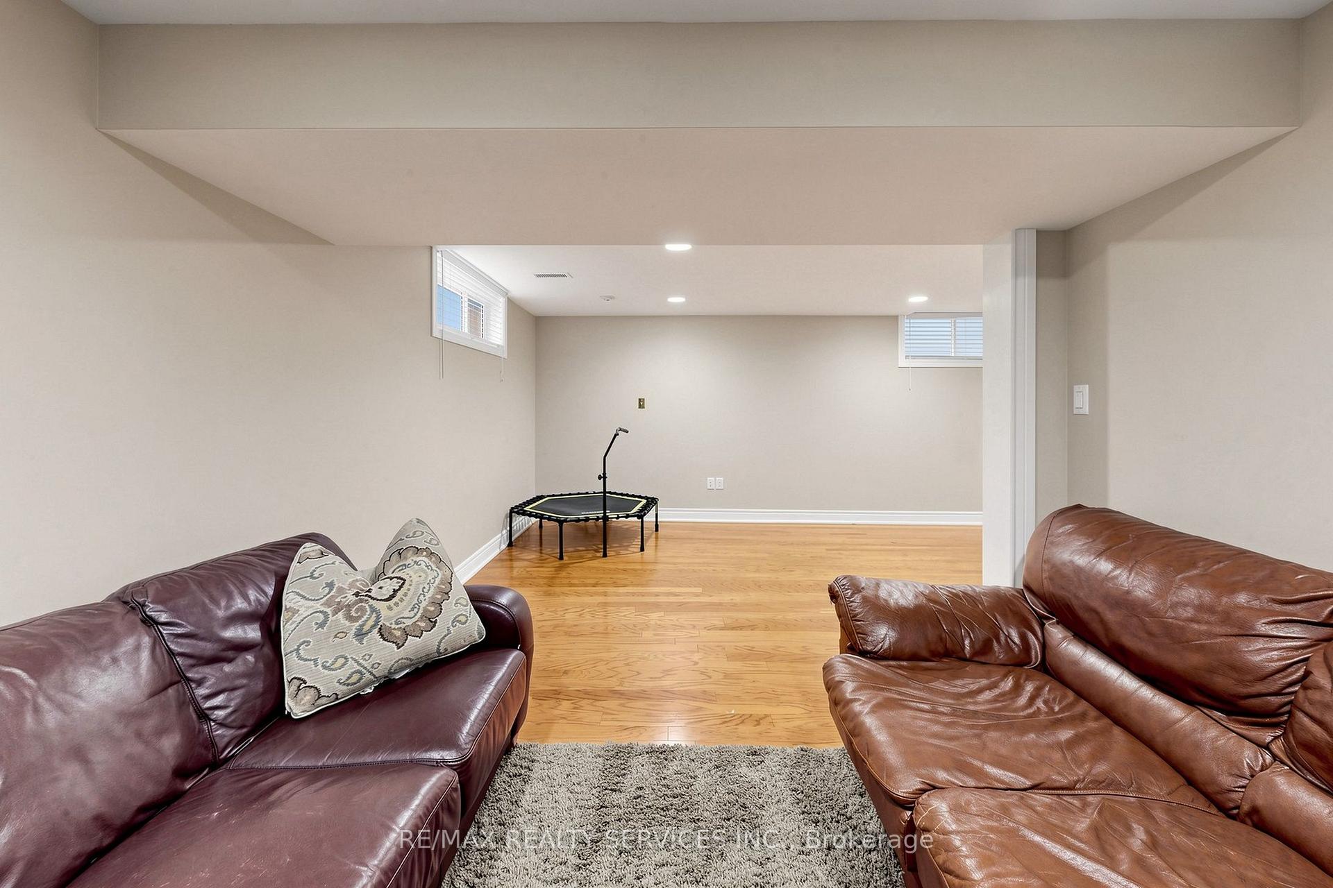 Photo 41 of 32 Hillpath Crescent, Brampton, Snelgrove — HOMEH