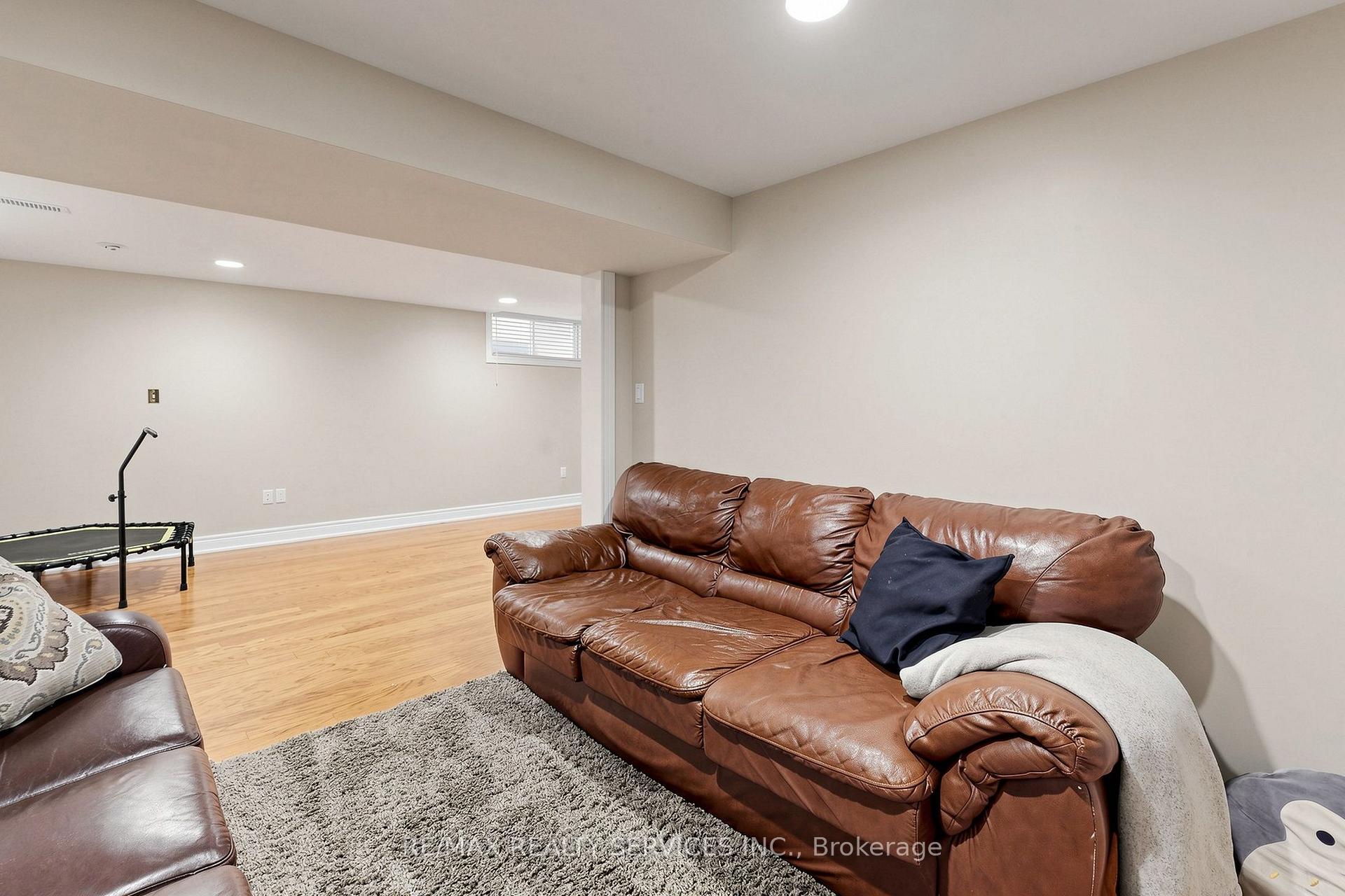 Photo 42 of 32 Hillpath Crescent, Brampton, Snelgrove — HOMEH