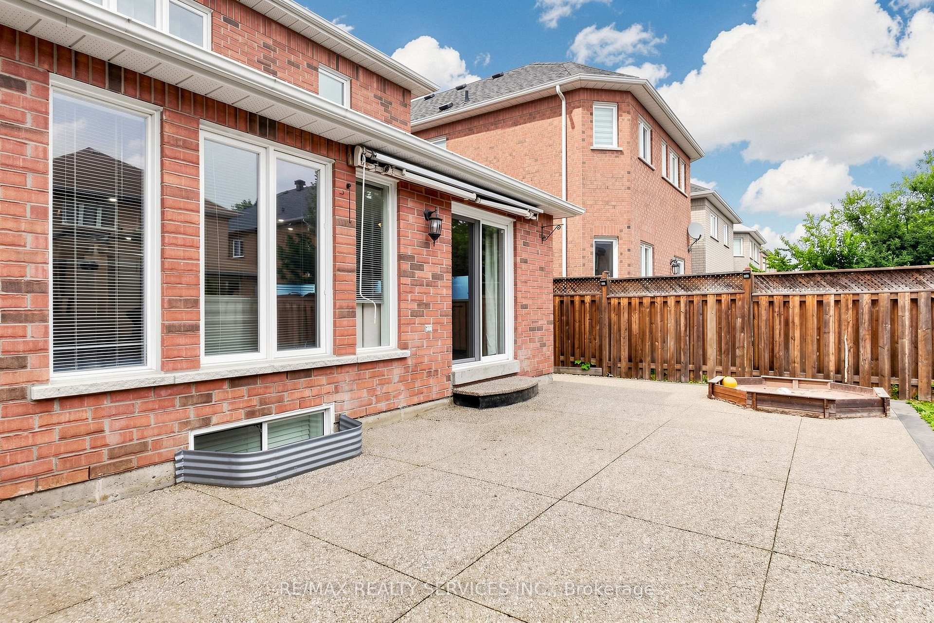 Photo 47 of 32 Hillpath Crescent, Brampton, Snelgrove — HOMEH