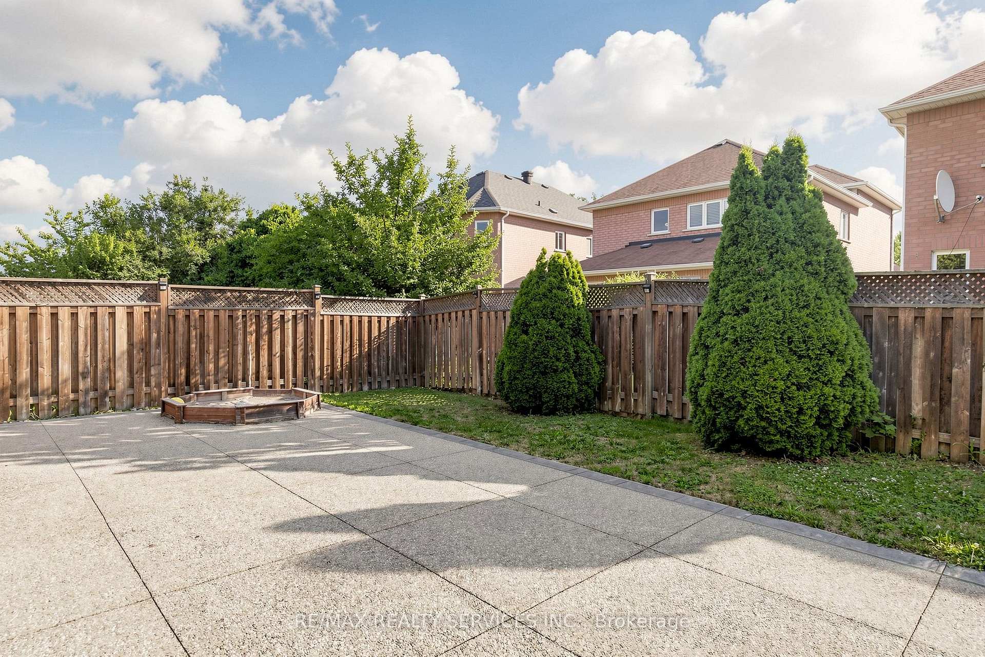 Photo 49 of 32 Hillpath Crescent, Brampton, Snelgrove — HOMEH