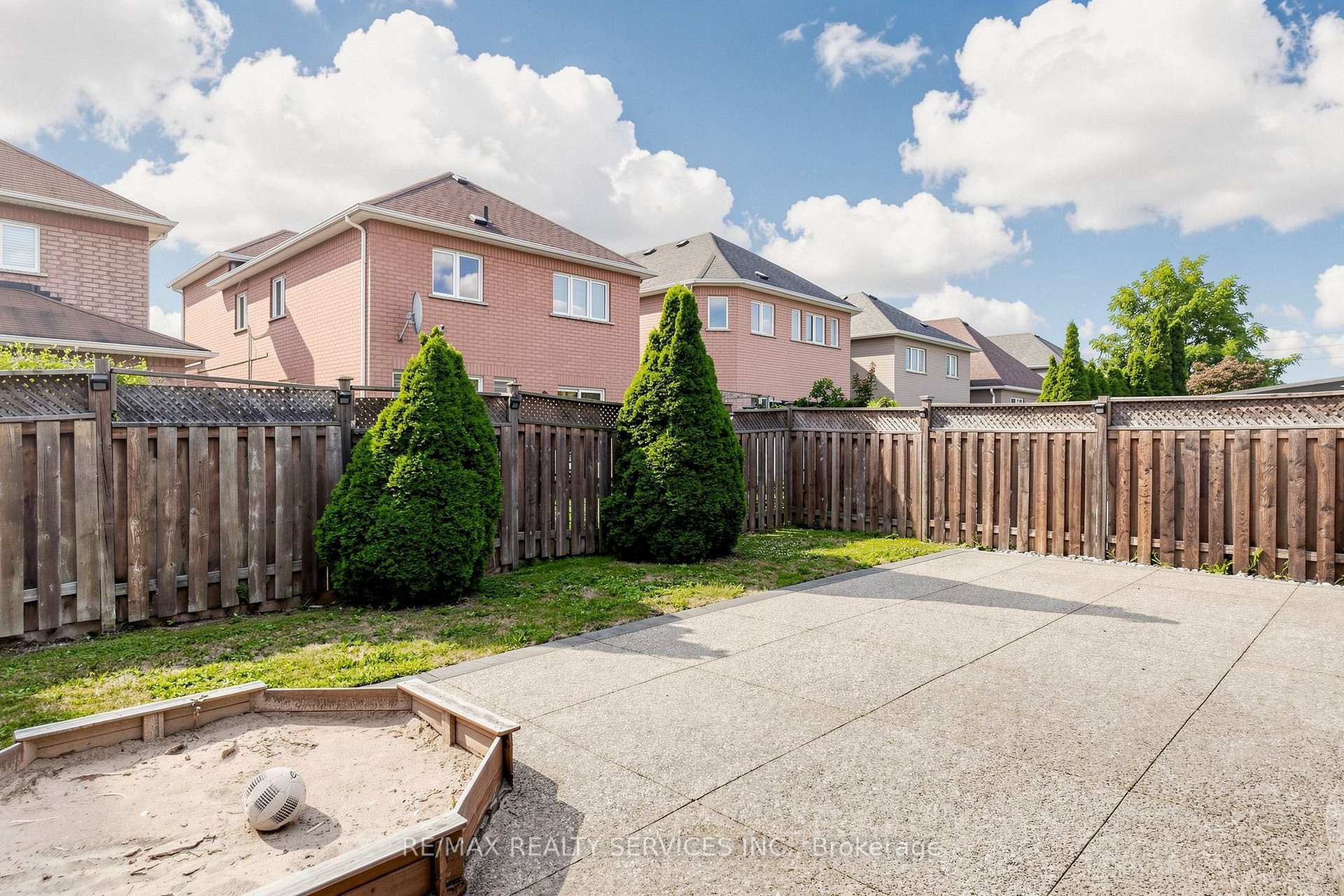 Photo 50 of 32 Hillpath Crescent, Brampton, Snelgrove — HOMEH