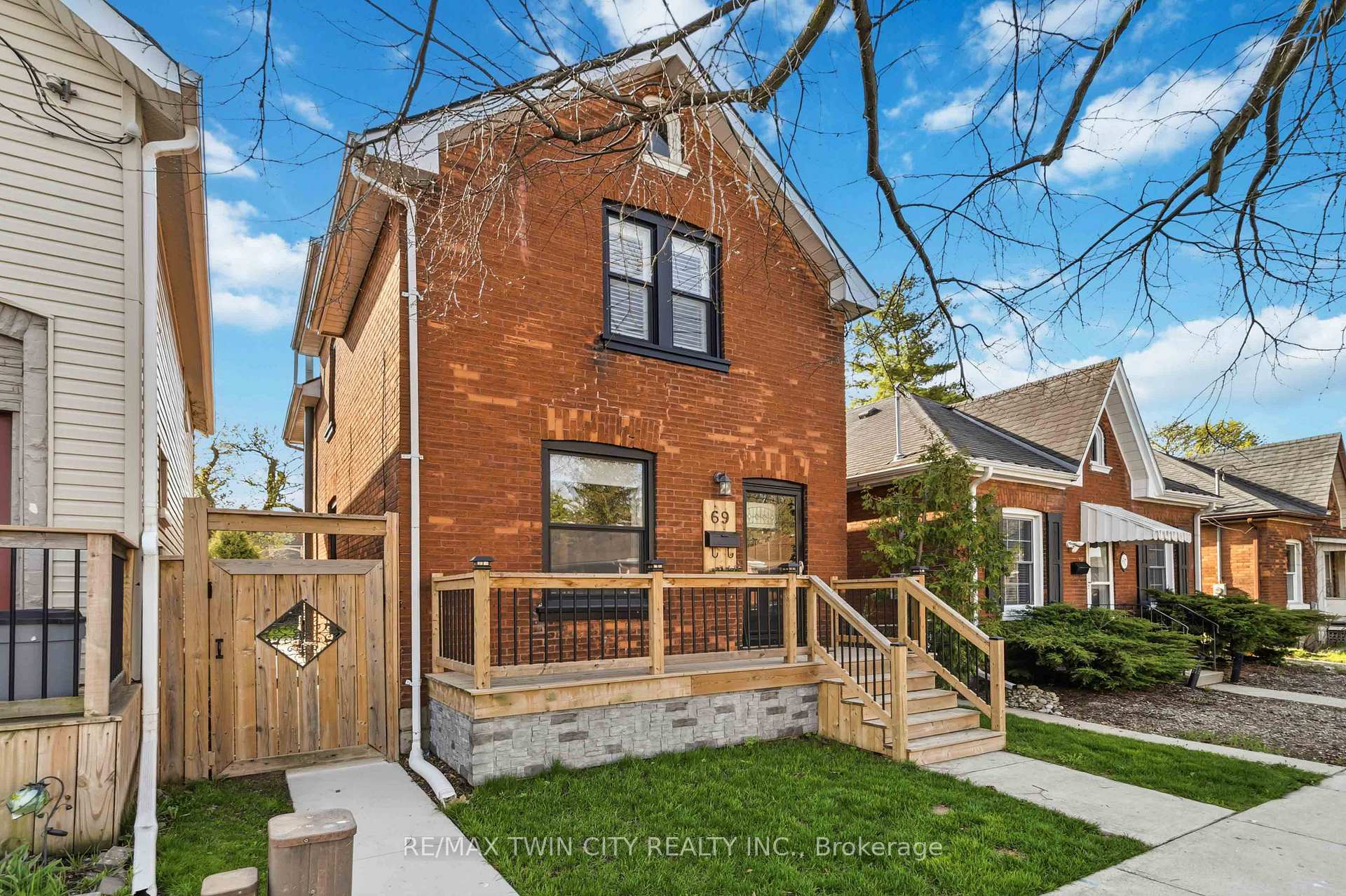 Photo 1 of 69 St Paul Avenue, Brantford, Holmedale — HOMEH