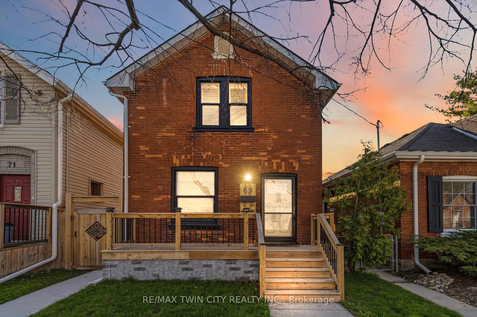Photo 3 of 69 St Paul Avenue, Brantford, Holmedale — HOMEH