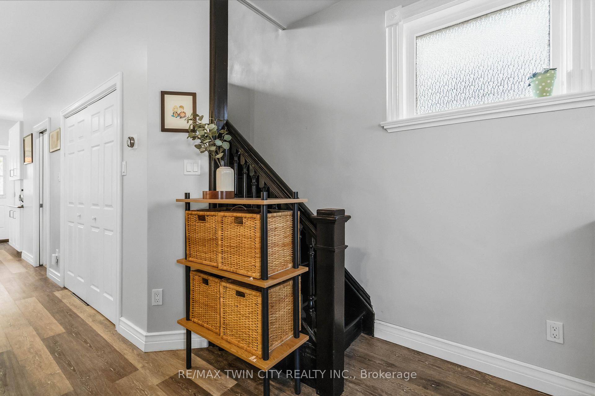Photo 9 of 69 St Paul Avenue, Brantford, Holmedale — HOMEH