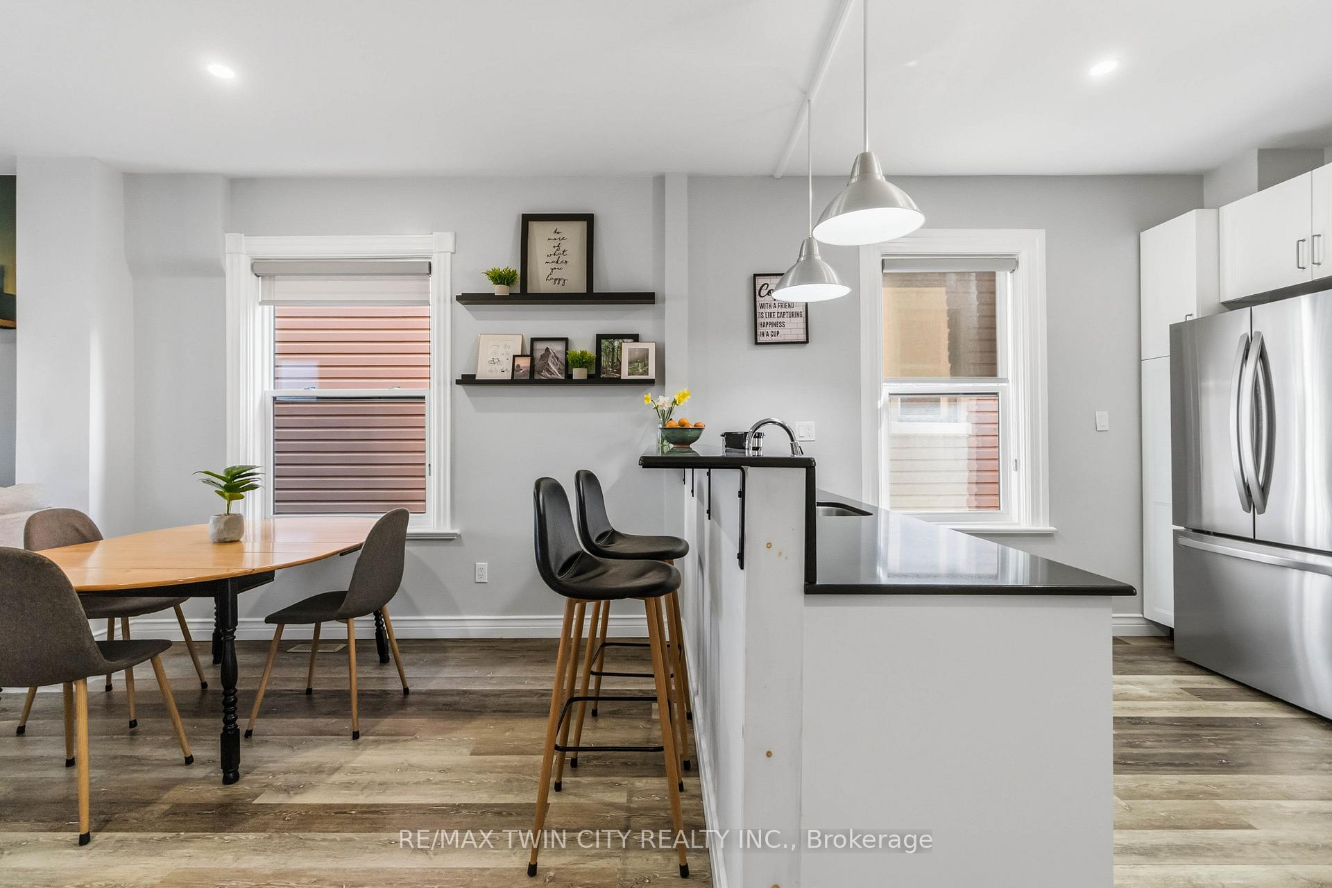 Photo 16 of 69 St Paul Avenue, Brantford, Holmedale — HOMEH