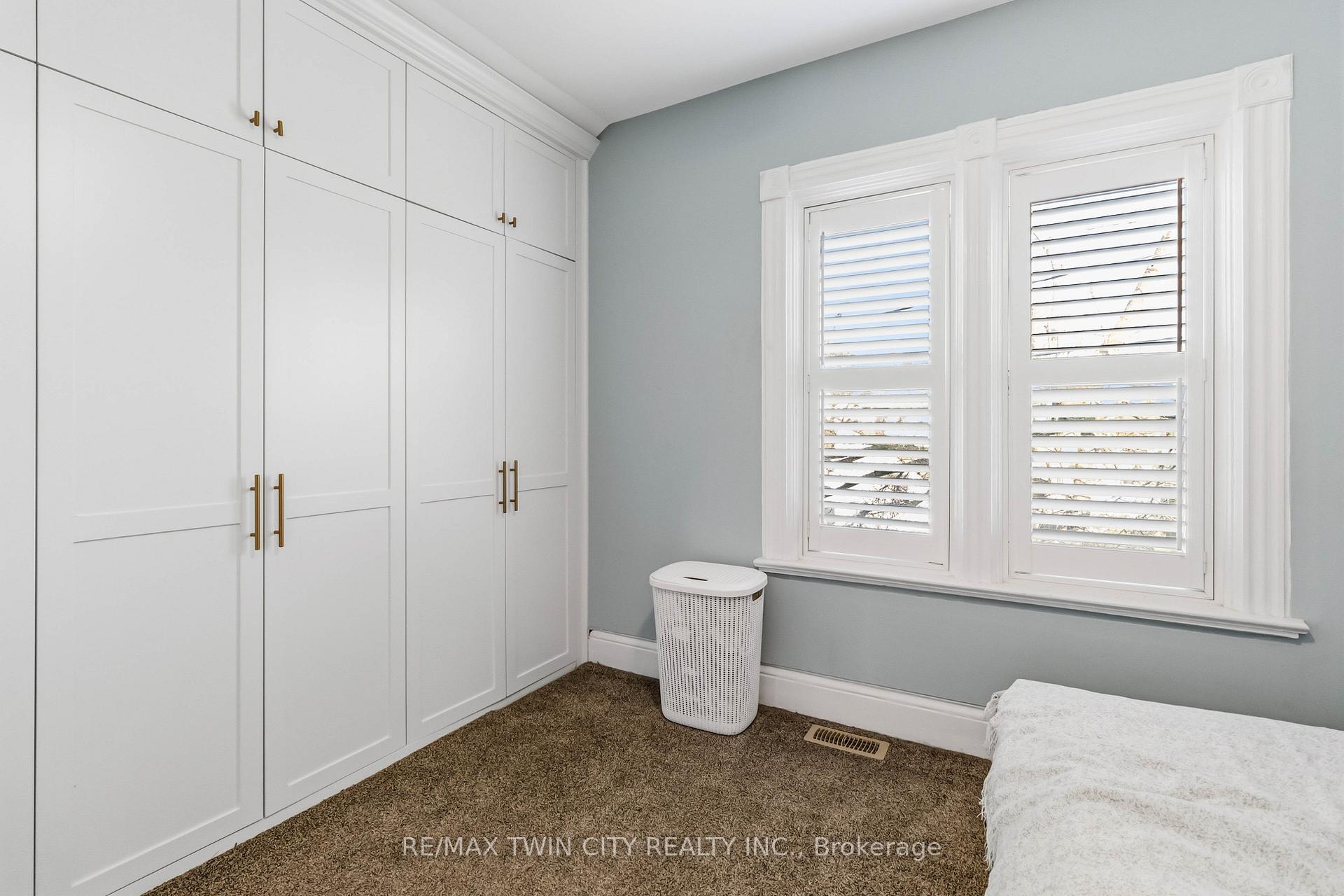 Photo 29 of 69 St Paul Avenue, Brantford, Holmedale — HOMEH