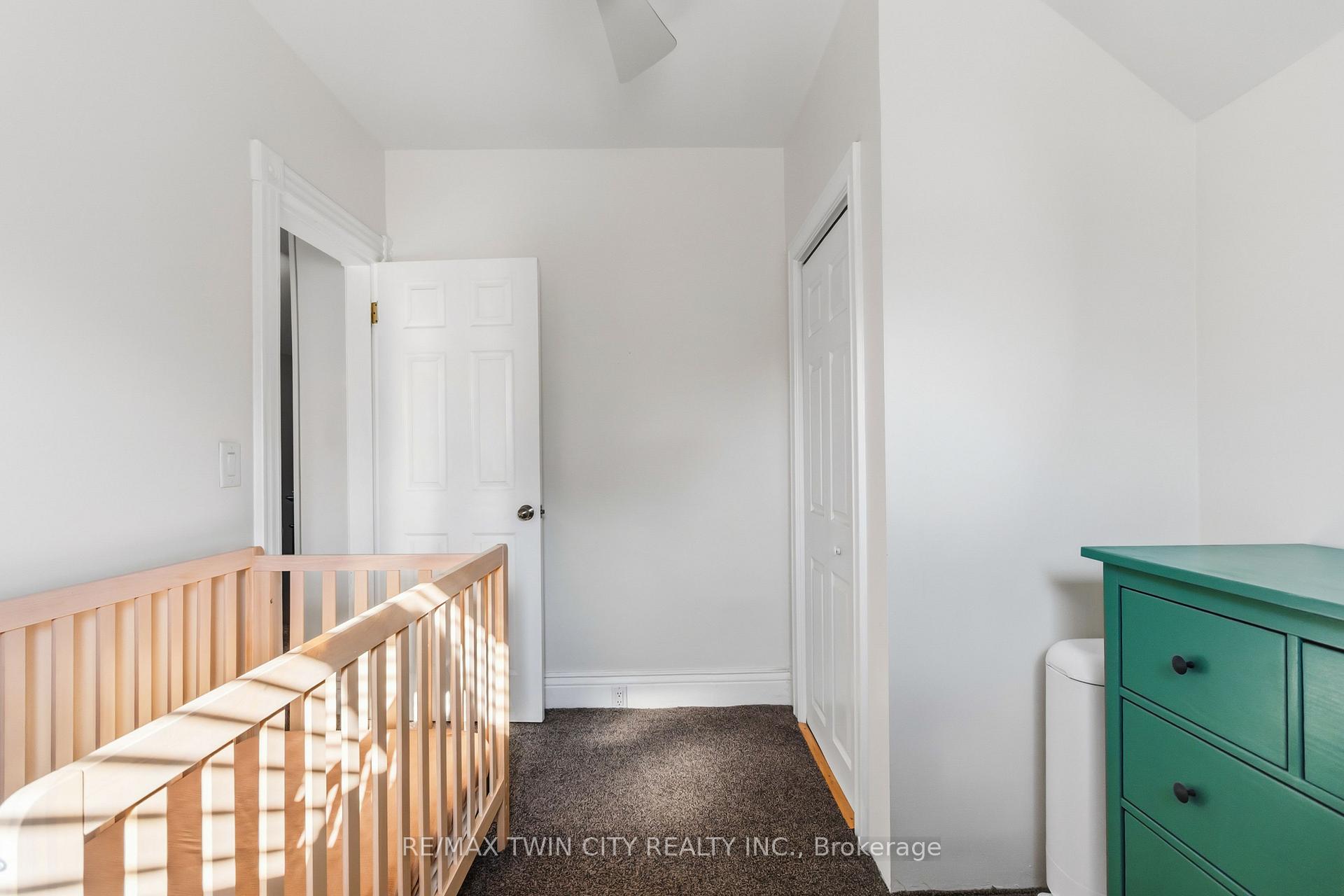 Photo 31 of 69 St Paul Avenue, Brantford, Holmedale — HOMEH
