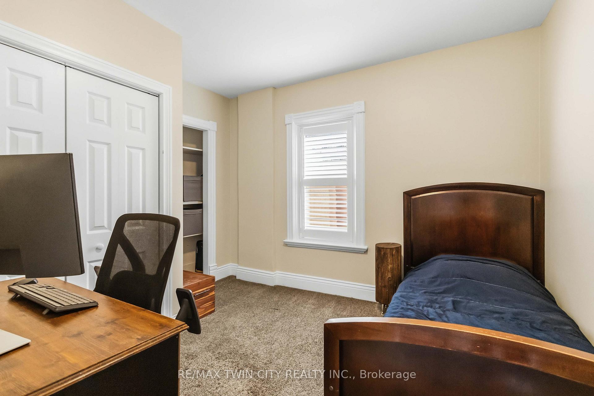 Photo 32 of 69 St Paul Avenue, Brantford, Holmedale — HOMEH