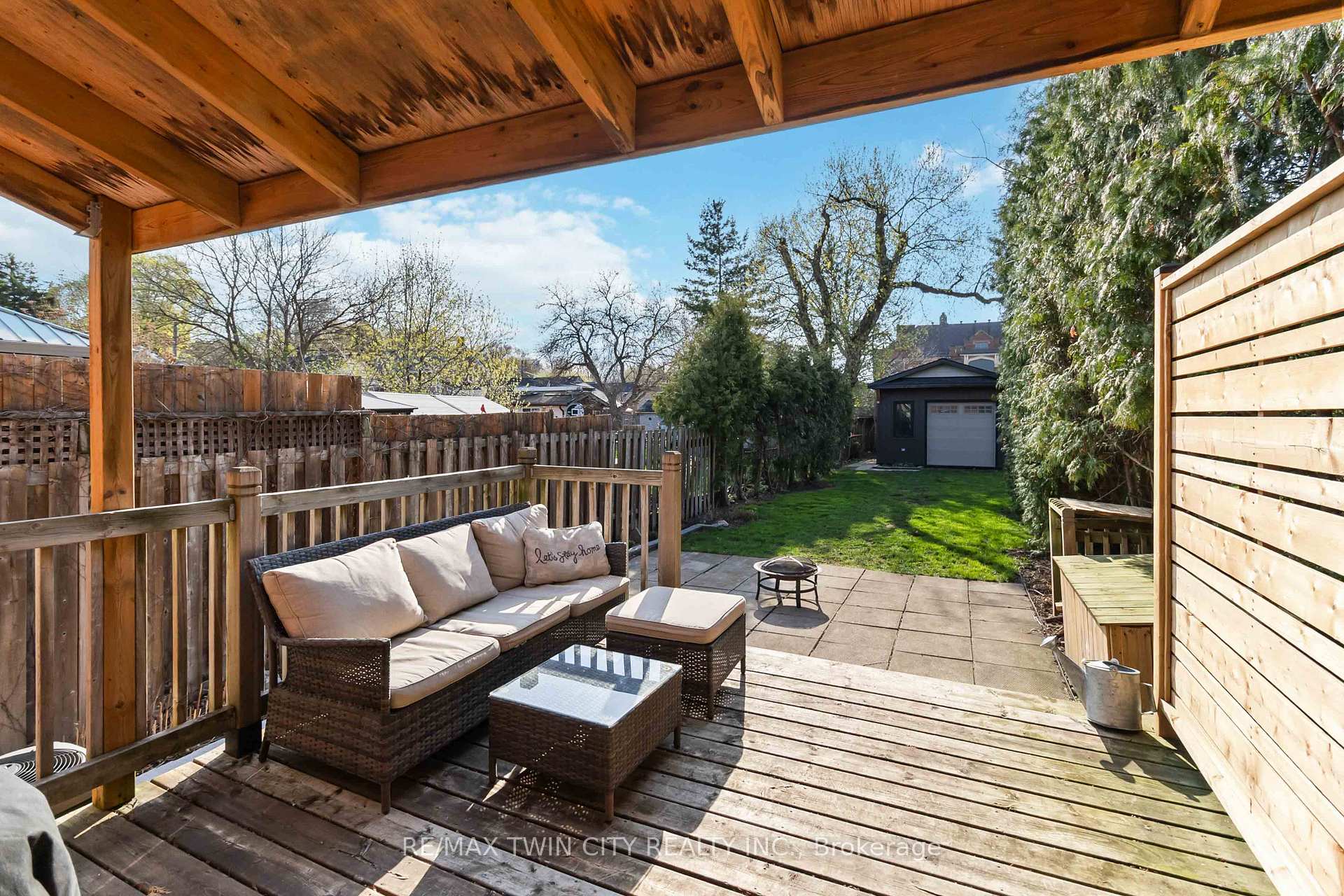 Photo 36 of 69 St Paul Avenue, Brantford, Holmedale — HOMEH
