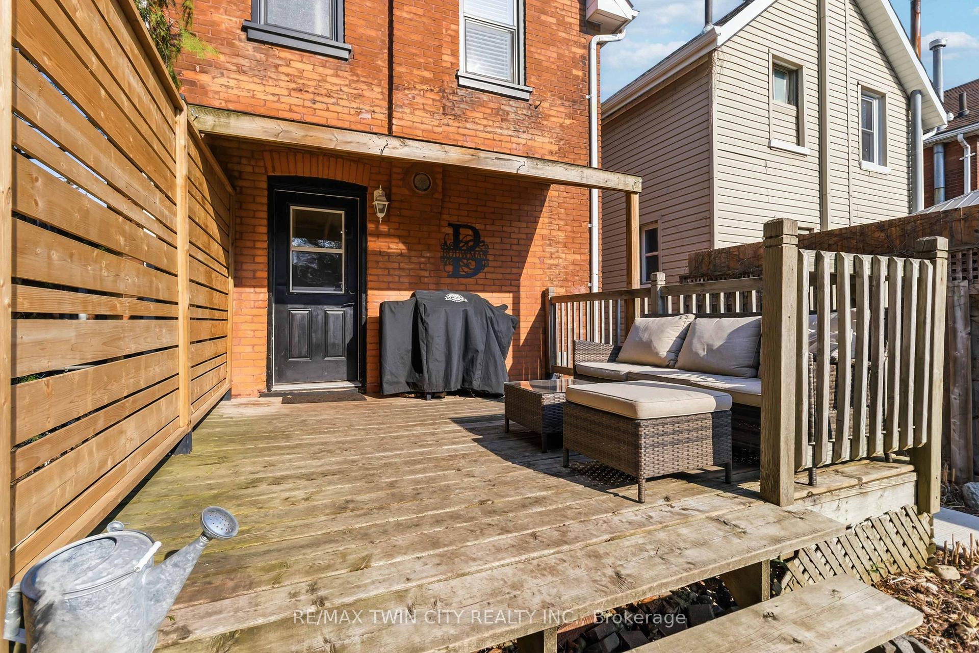 Photo 37 of 69 St Paul Avenue, Brantford, Holmedale — HOMEH