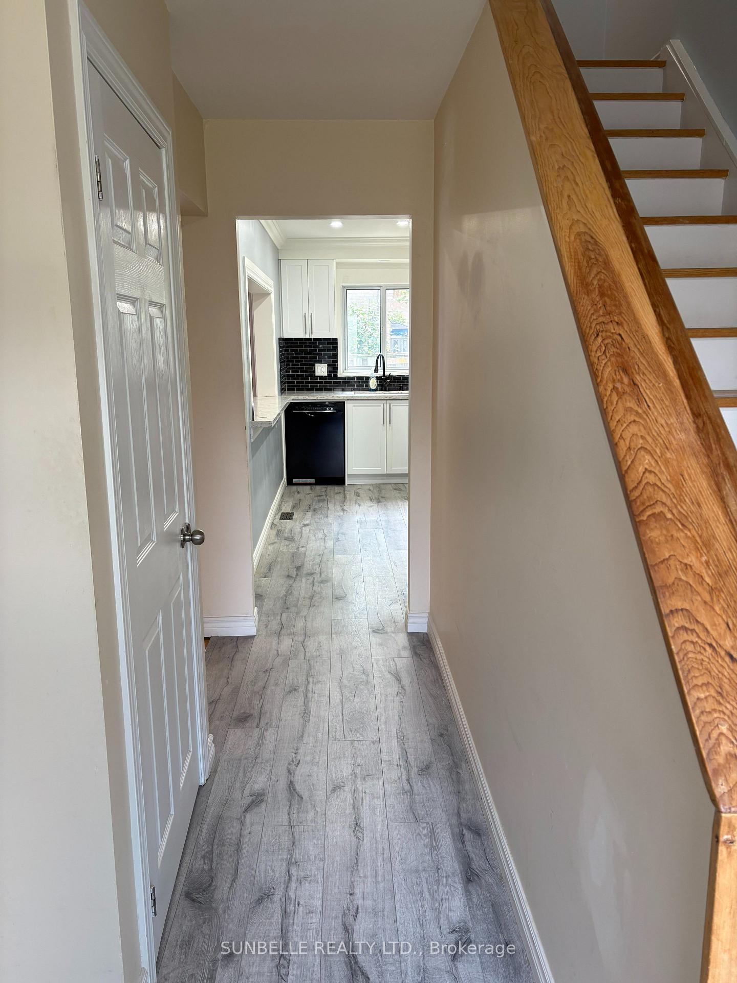 Photo 2 of 42 Fleetwood Crescent, Brampton, Southgate — HOMEH