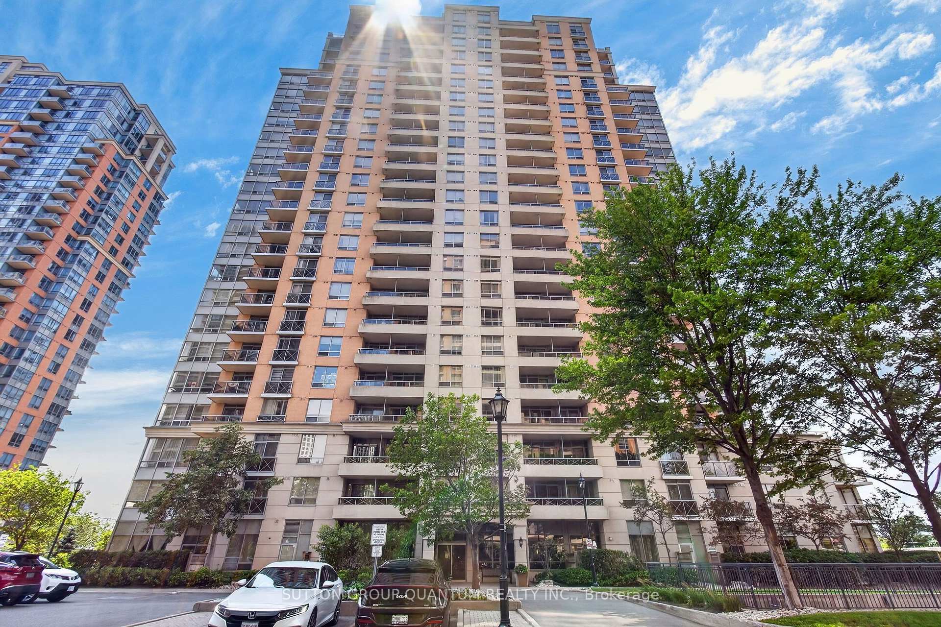 Photo of Unit 723, 5233 Dundas Street W
