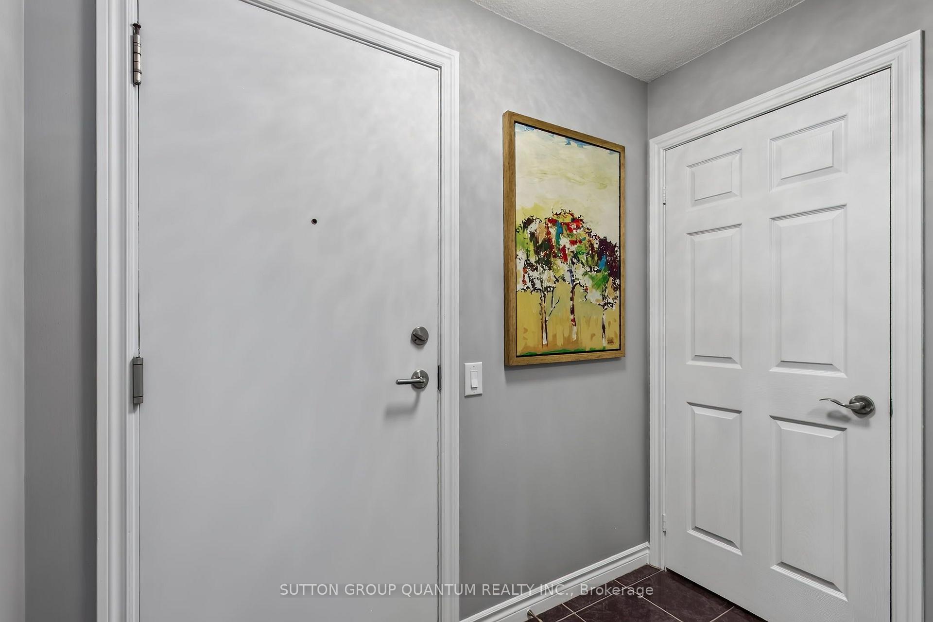 Photo 5 of Unit 723, 5233 Dundas Street W, Etobicoke, Islington-City Centre West — HOMEH