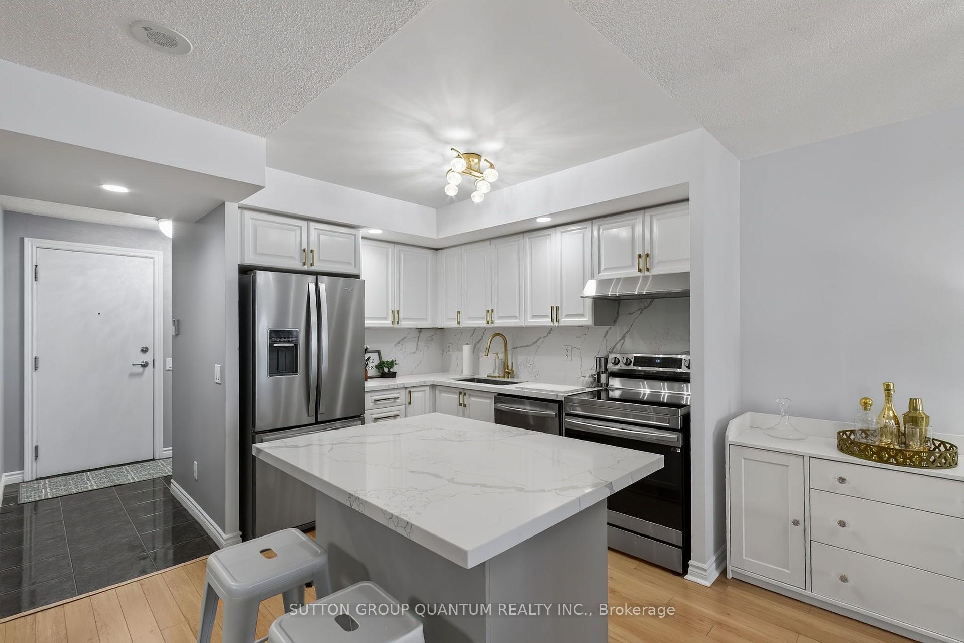 Photo 6 of Unit 723, 5233 Dundas Street W, Etobicoke, Islington-City Centre West — HOMEH