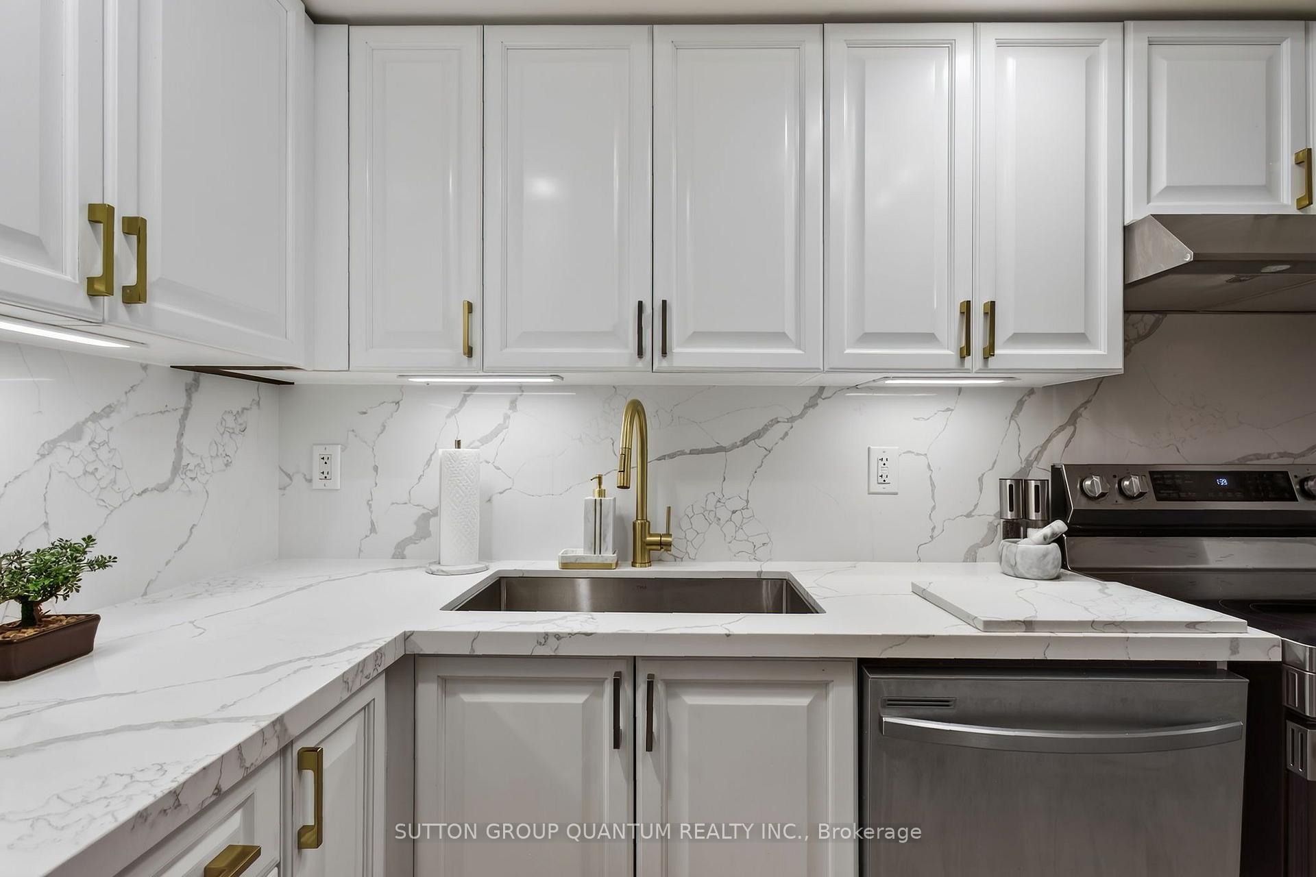 Photo 11 of Unit 723, 5233 Dundas Street W, Etobicoke, Islington-City Centre West — HOMEH