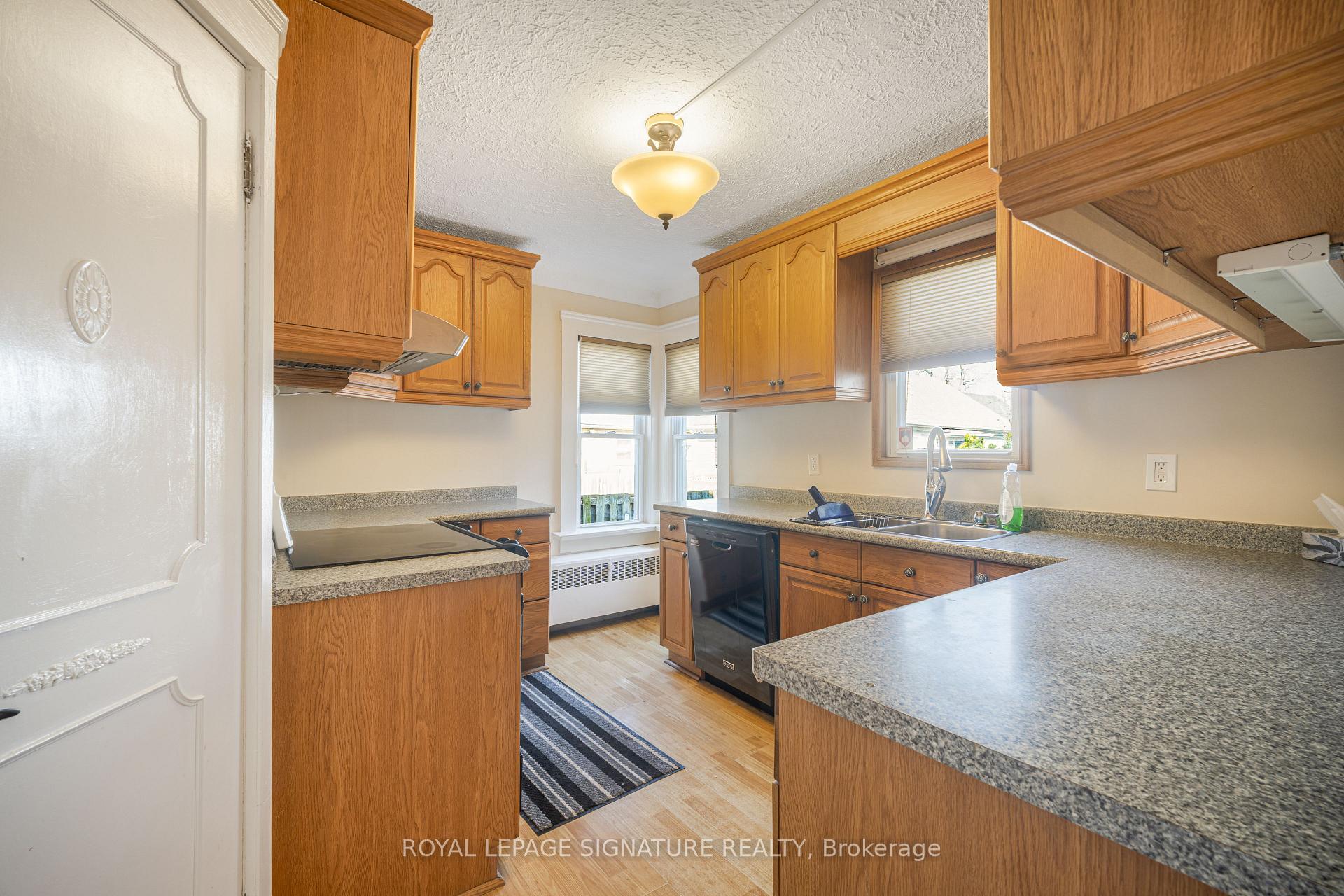 Photo 12 of 141 York Street, St. Catharines, Downtown — HOMEH