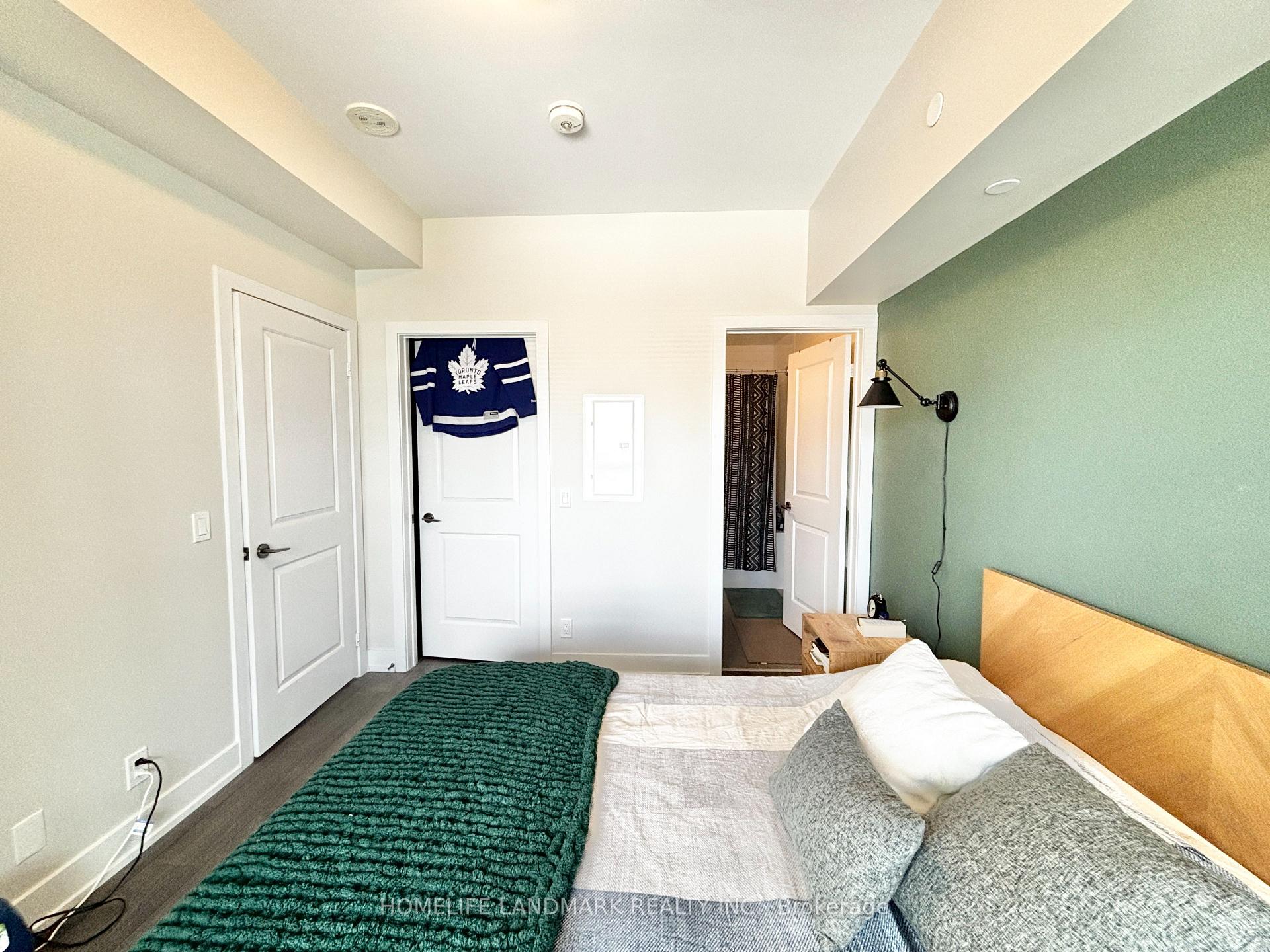 Photo 3 of Unit 1408, 11 Lillian Street, Toronto, Mount Pleasant West — HOMEH