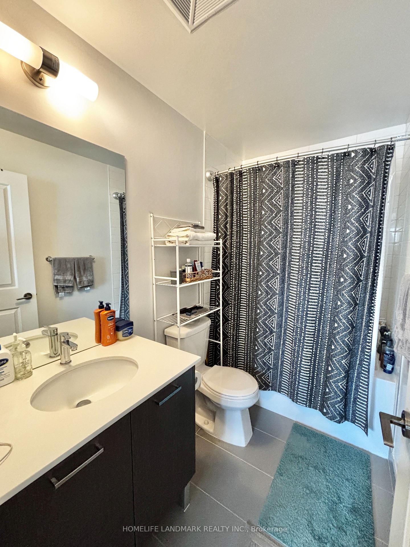 Photo 4 of Unit 1408, 11 Lillian Street, Toronto, Mount Pleasant West — HOMEH
