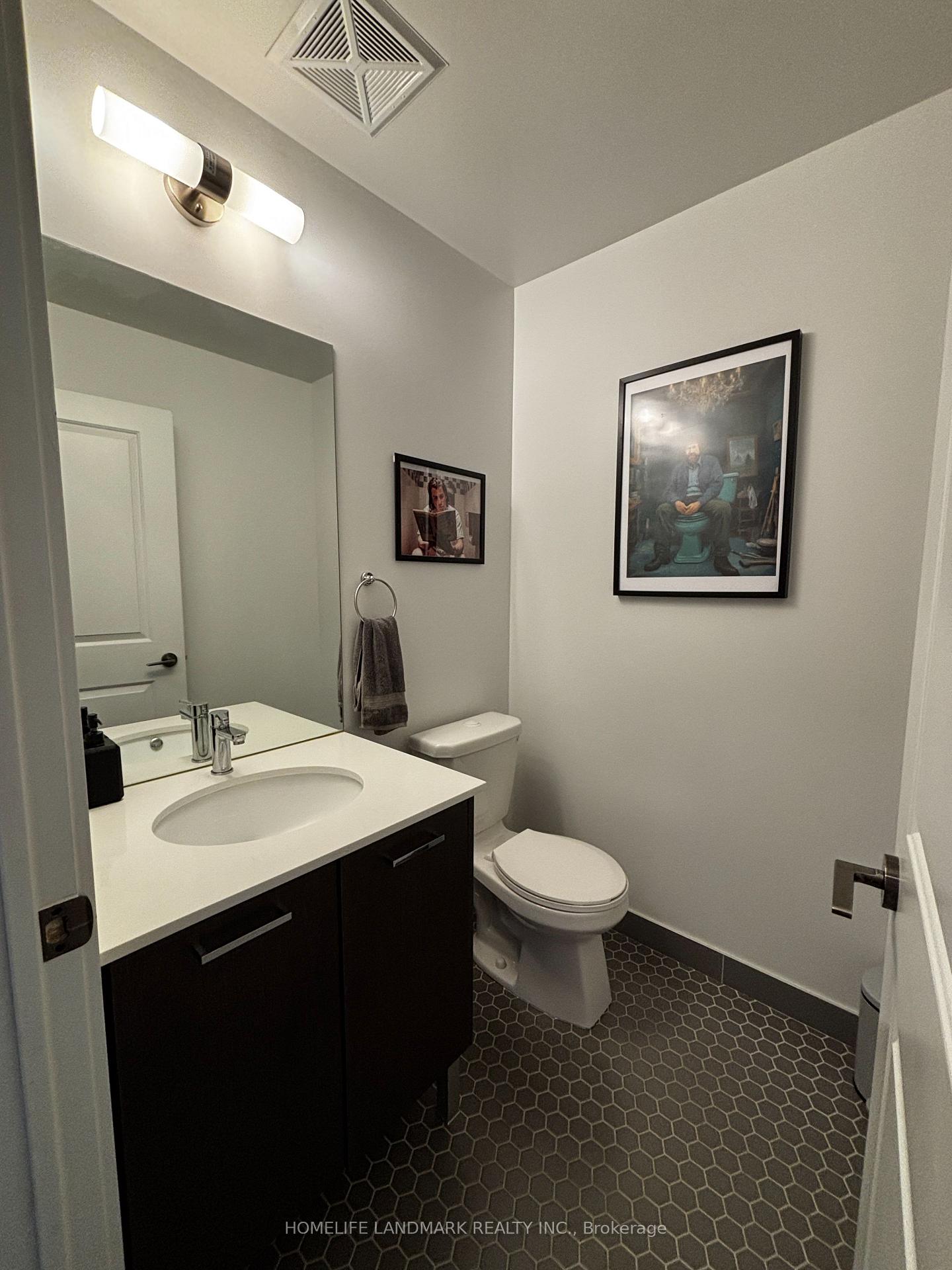 Photo 6 of Unit 1408, 11 Lillian Street, Toronto, Mount Pleasant West — HOMEH