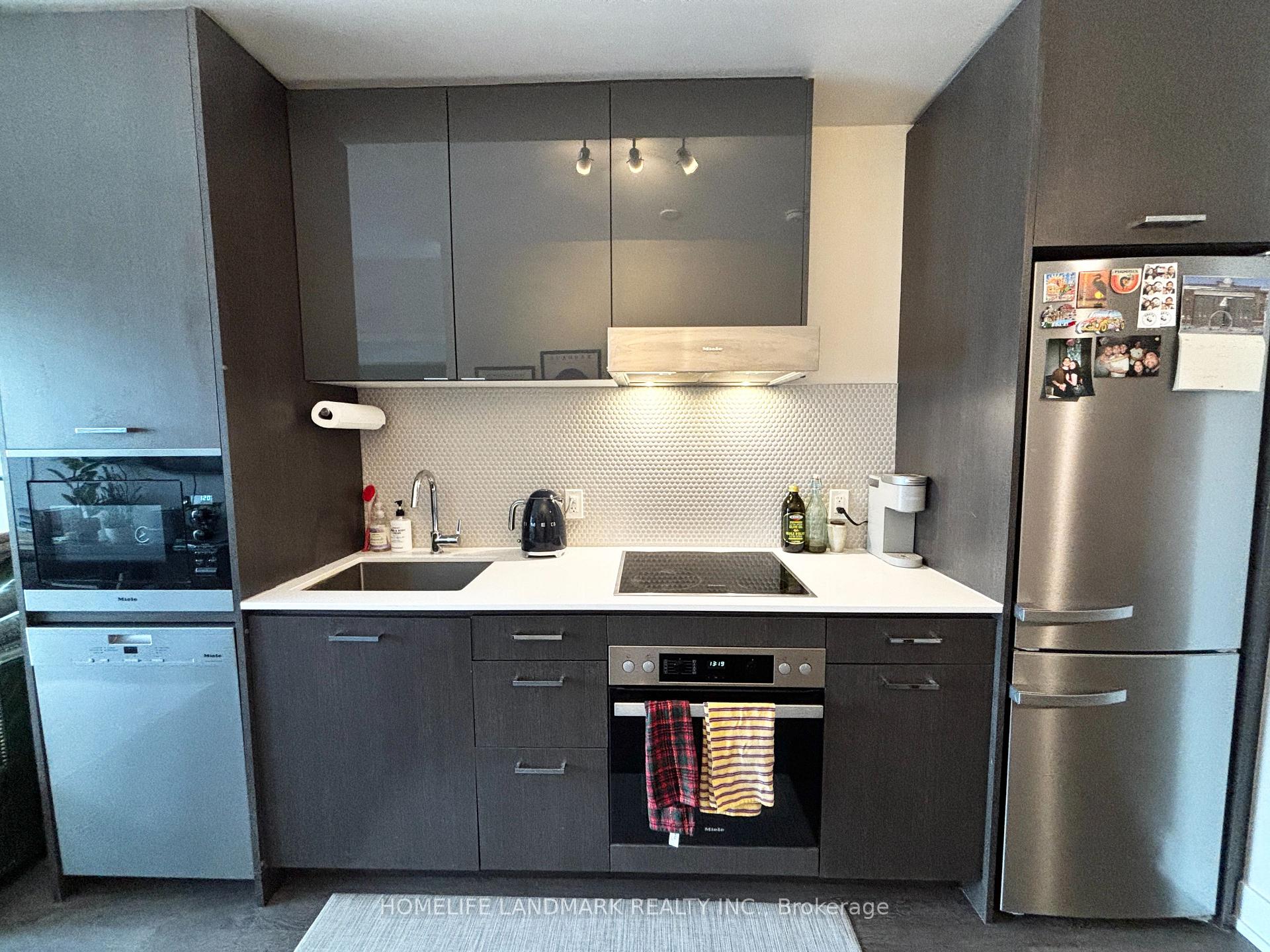 Photo 10 of Unit 1408, 11 Lillian Street, Toronto, Mount Pleasant West — HOMEH