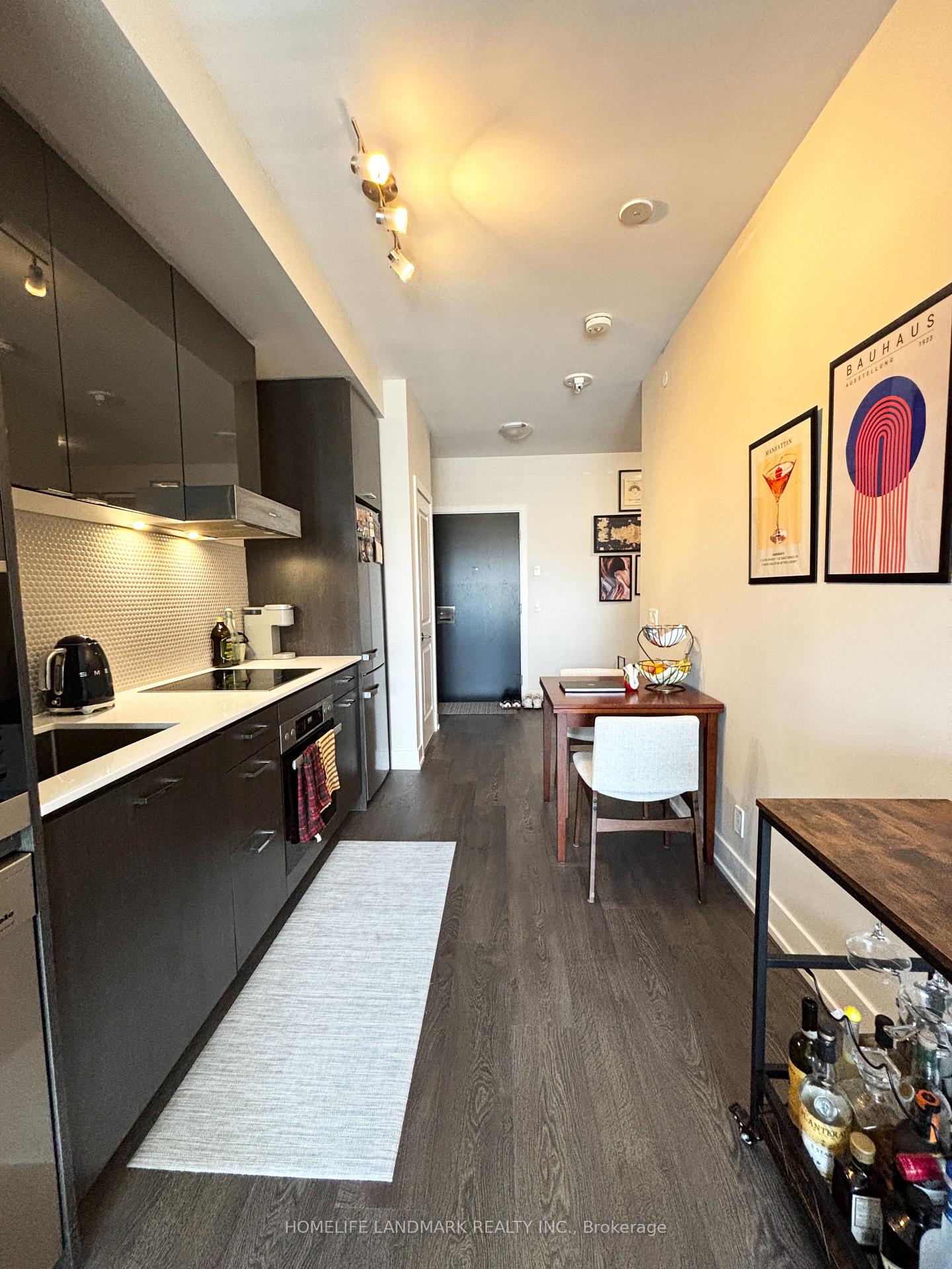 Photo 11 of Unit 1408, 11 Lillian Street, Toronto, Mount Pleasant West — HOMEH