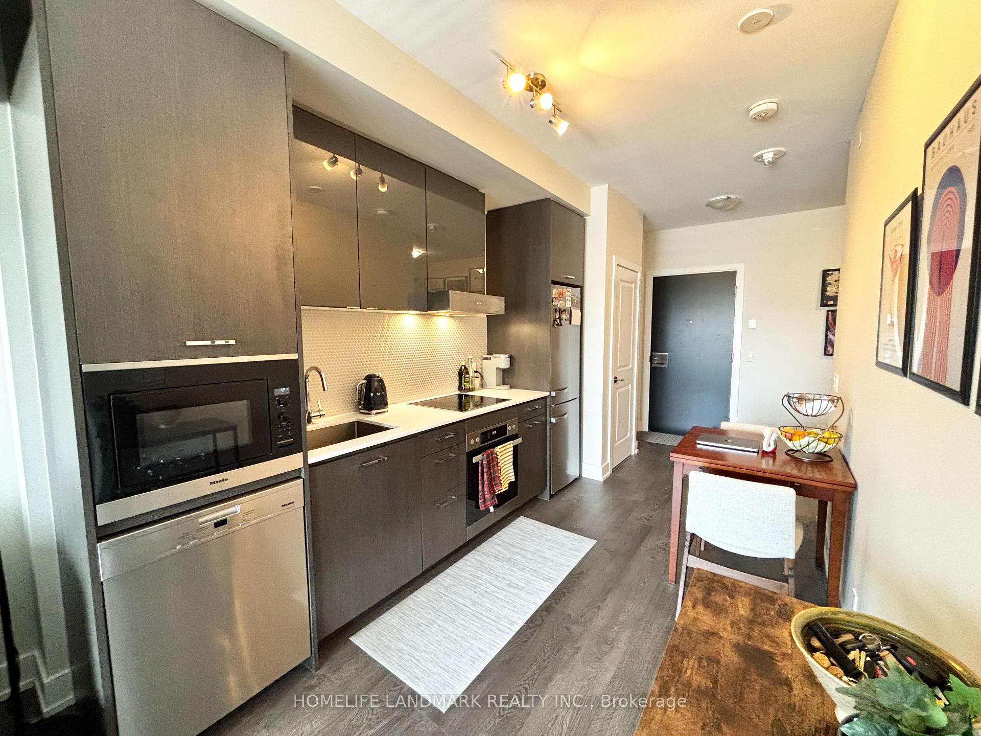 Photo 12 of Unit 1408, 11 Lillian Street, Toronto, Mount Pleasant West — HOMEH