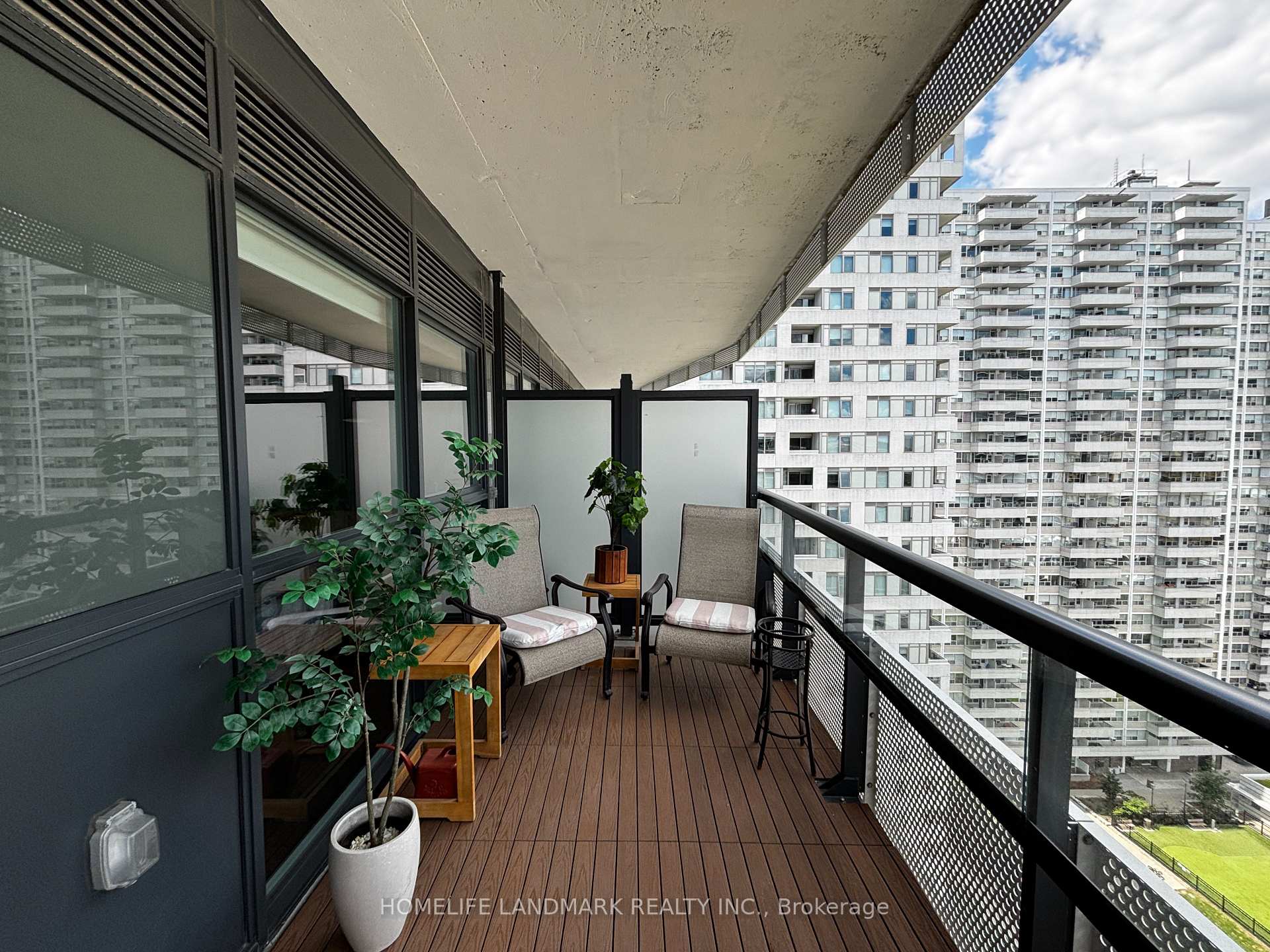 Photo 19 of Unit 1408, 11 Lillian Street, Toronto, Mount Pleasant West — HOMEH
