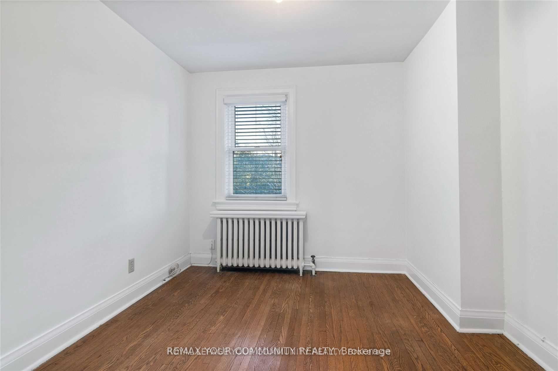 Photo 11 of 705 Hillsdale Avenue E, Toronto, Mount Pleasant East — HOMEH