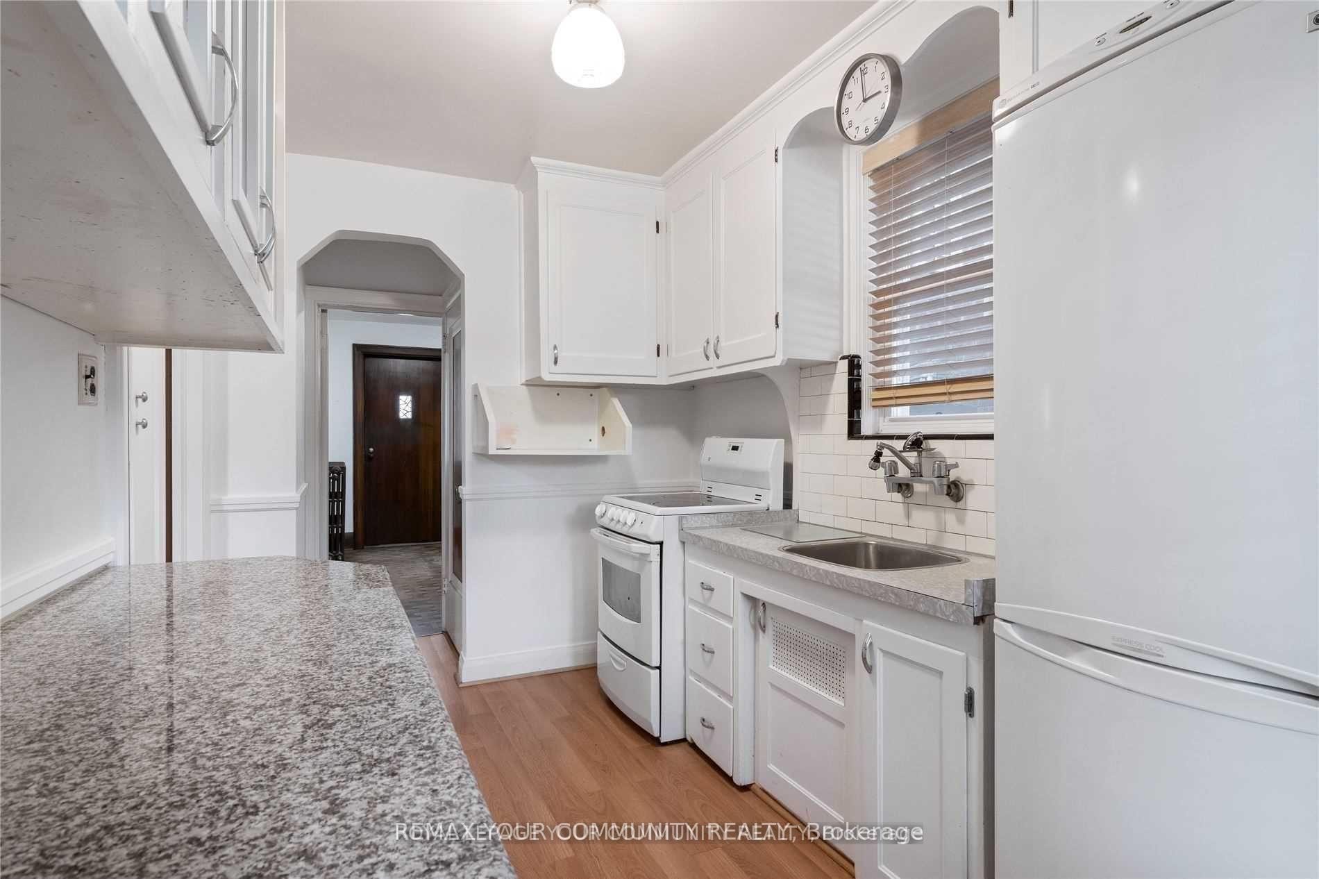 Photo 12 of 705 Hillsdale Avenue E, Toronto, Mount Pleasant East — HOMEH
